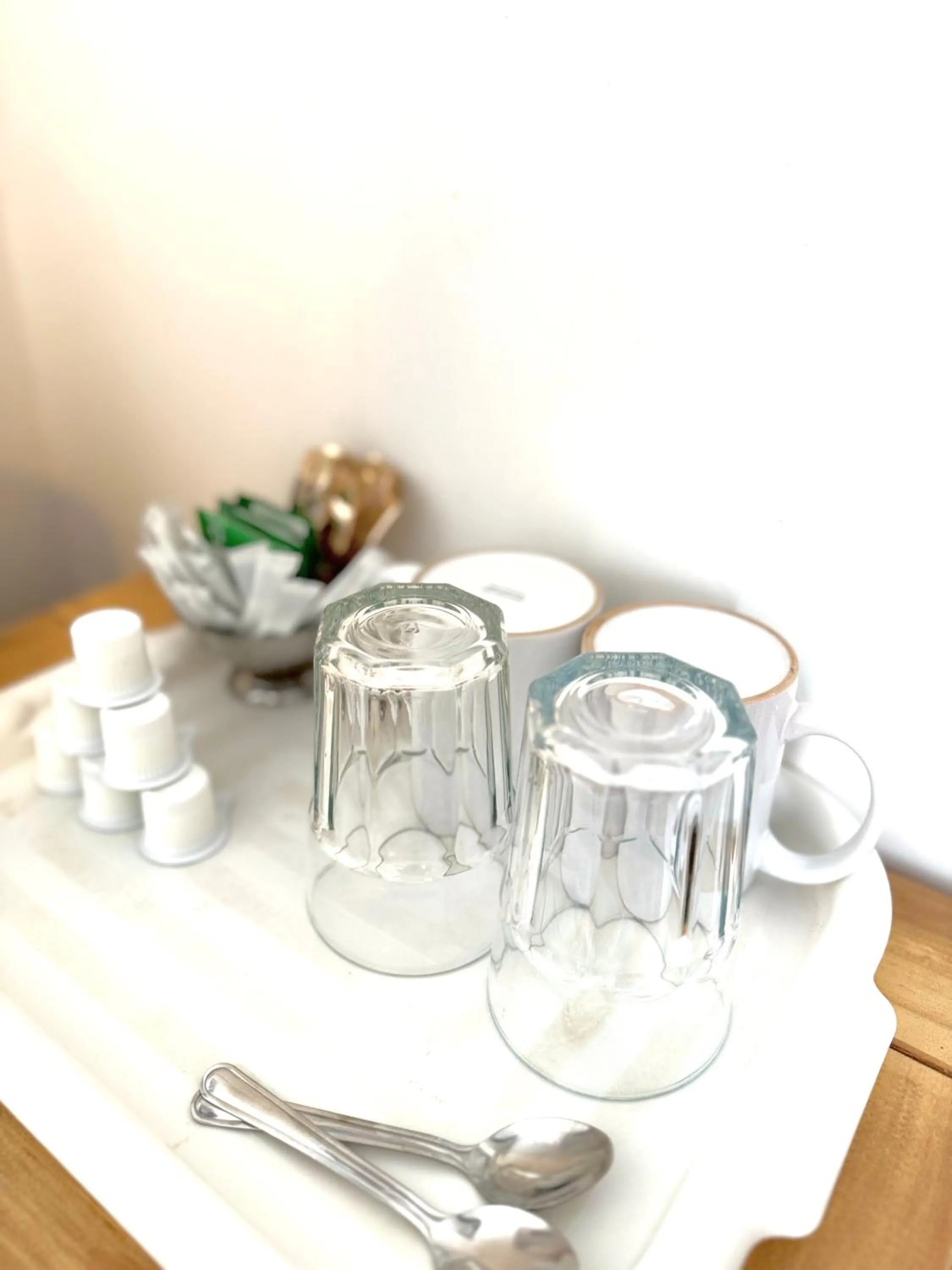 Coffee/tea facilities in Riverside Hotel