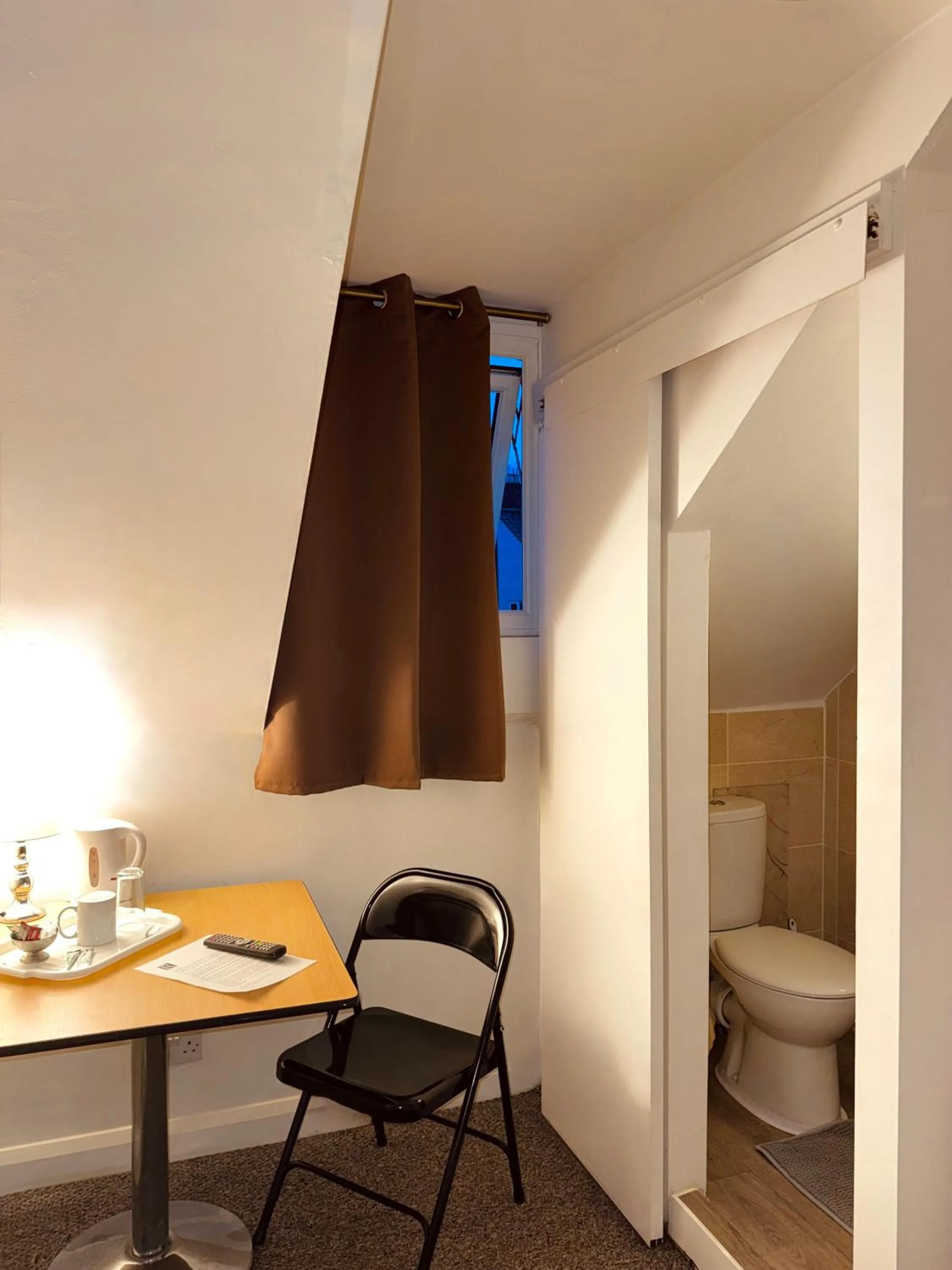 Bedroom in Riverside Hotel