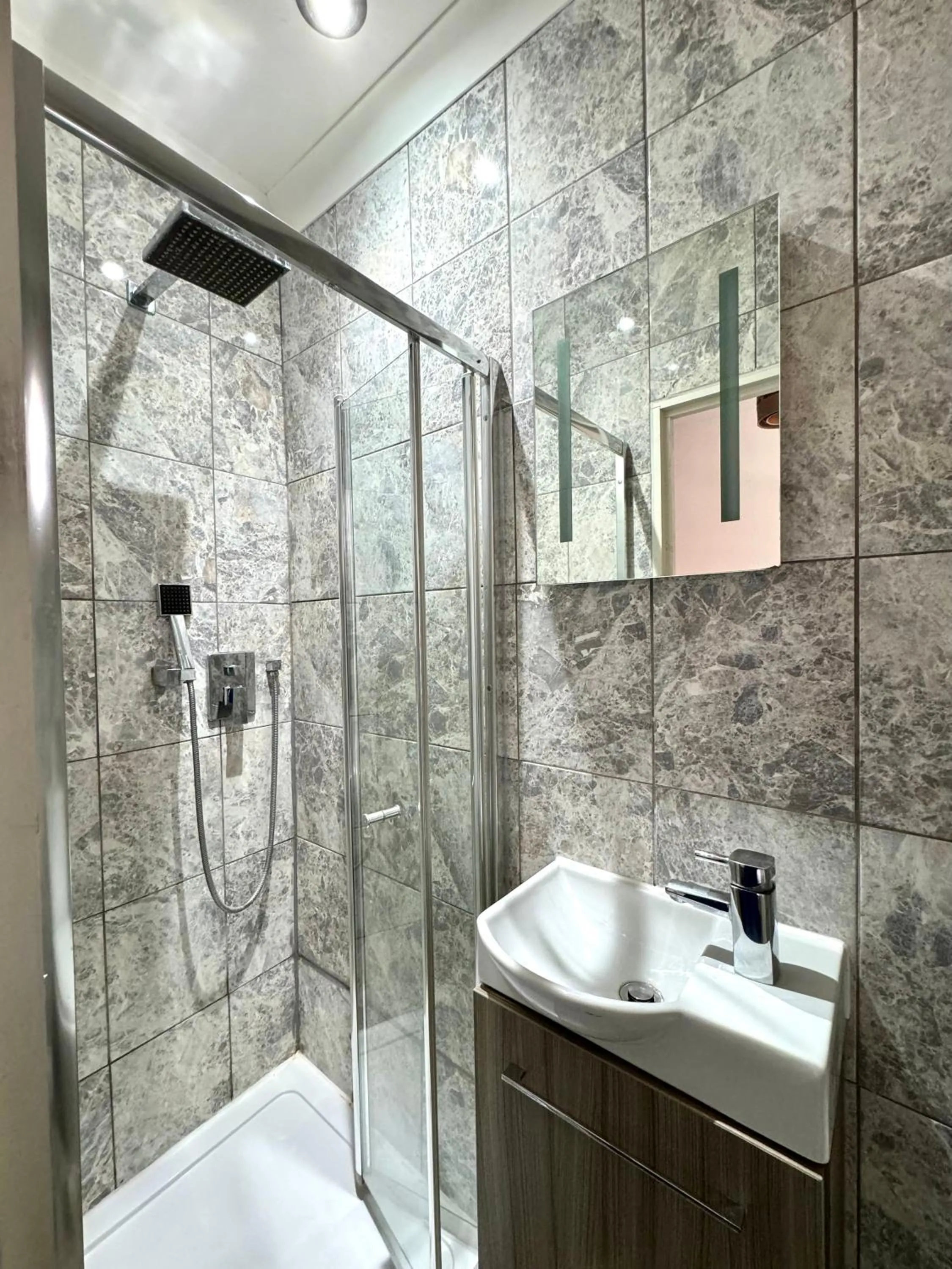 Bathroom in Riverside Hotel