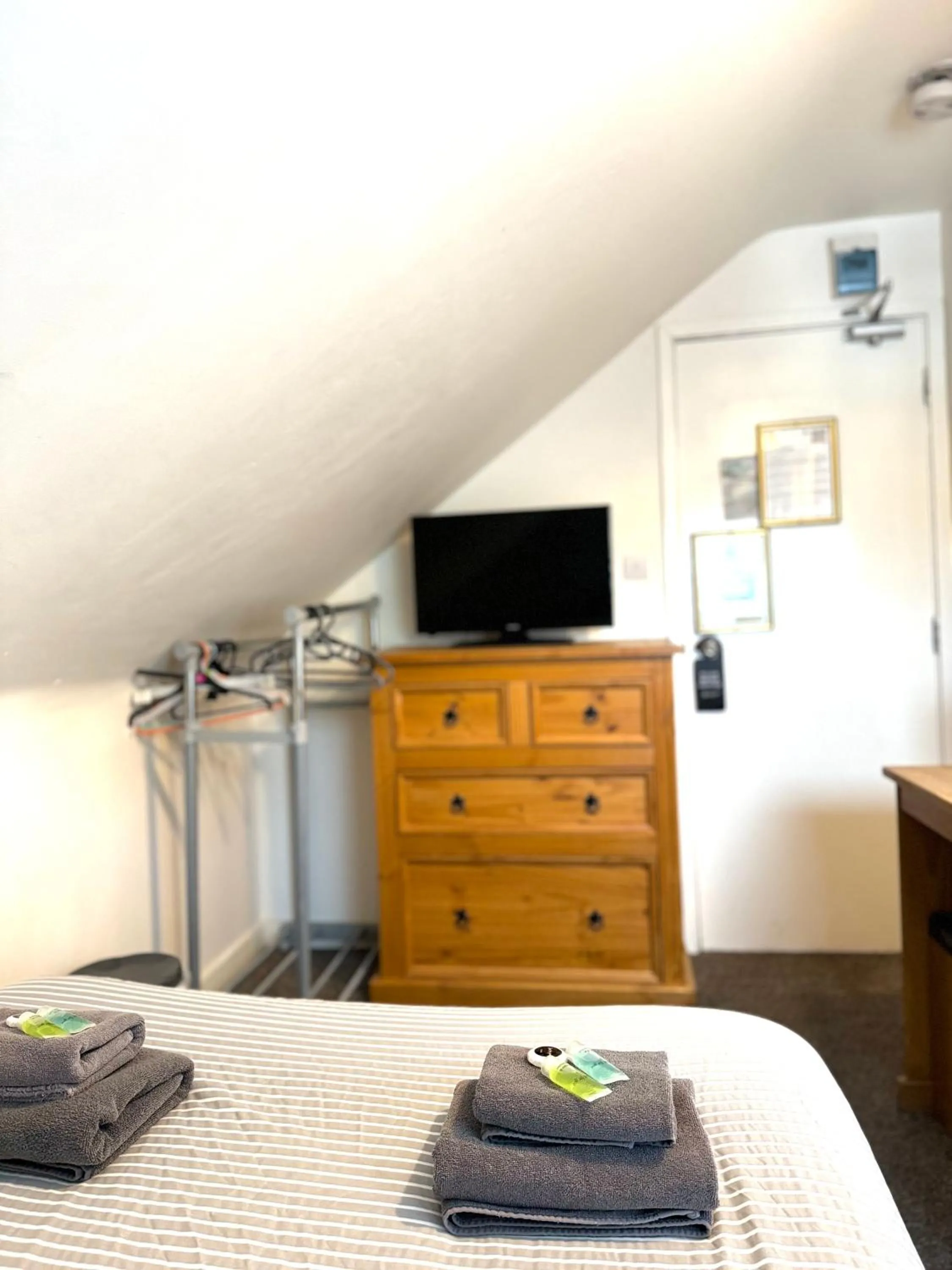 TV and multimedia, Bed in Riverside Hotel