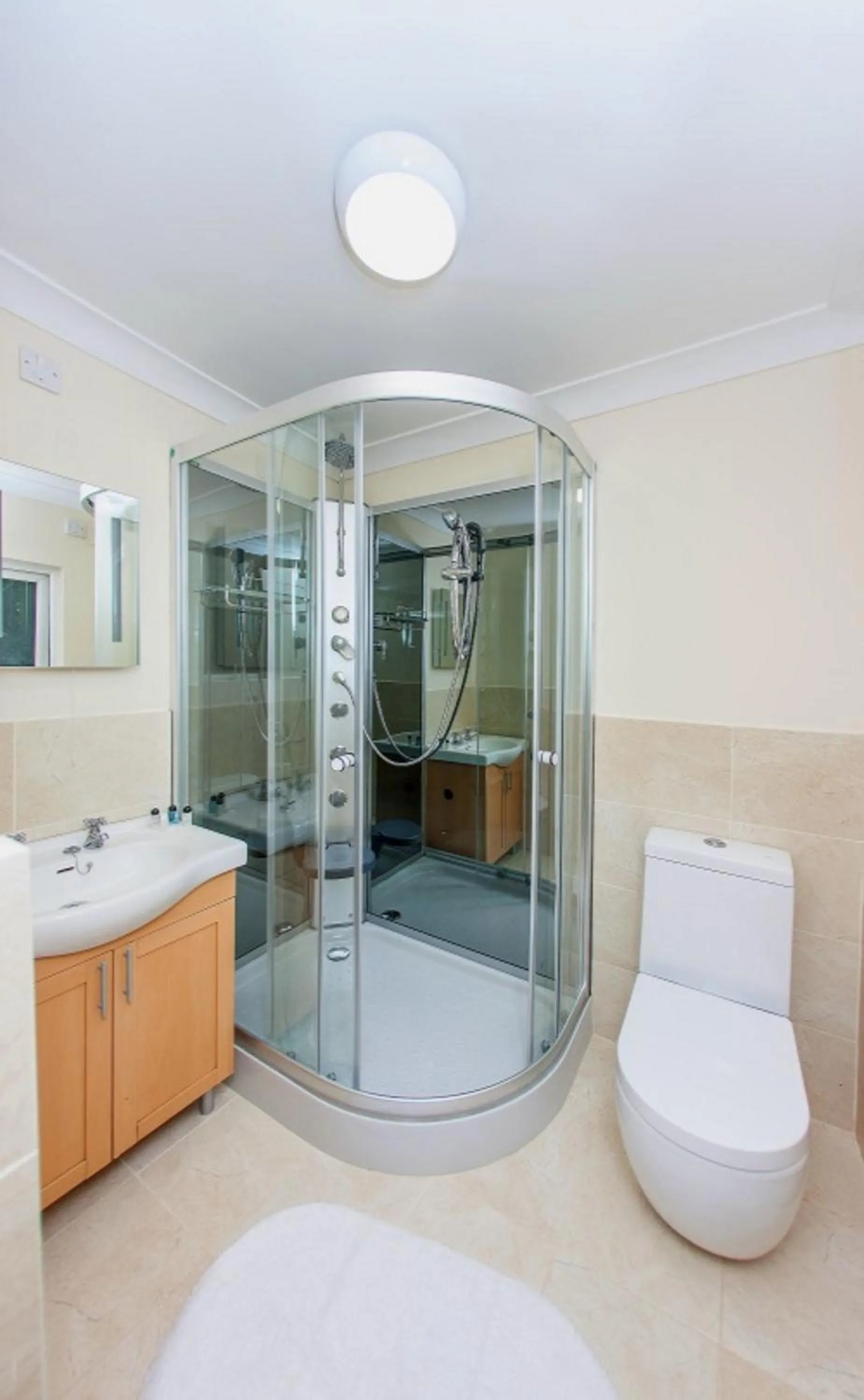 Bathroom in Riverside Hotel
