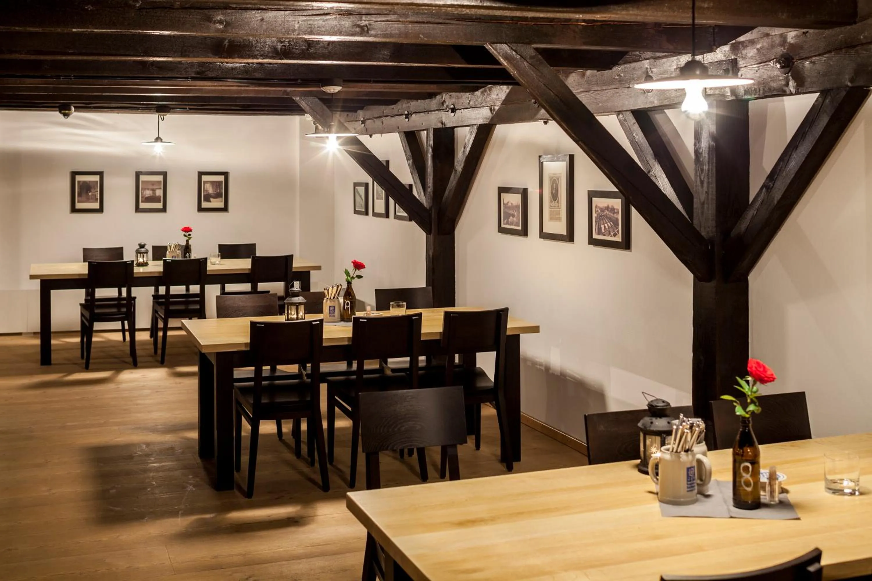 Restaurant/places to eat in Schloss Hohenkammer