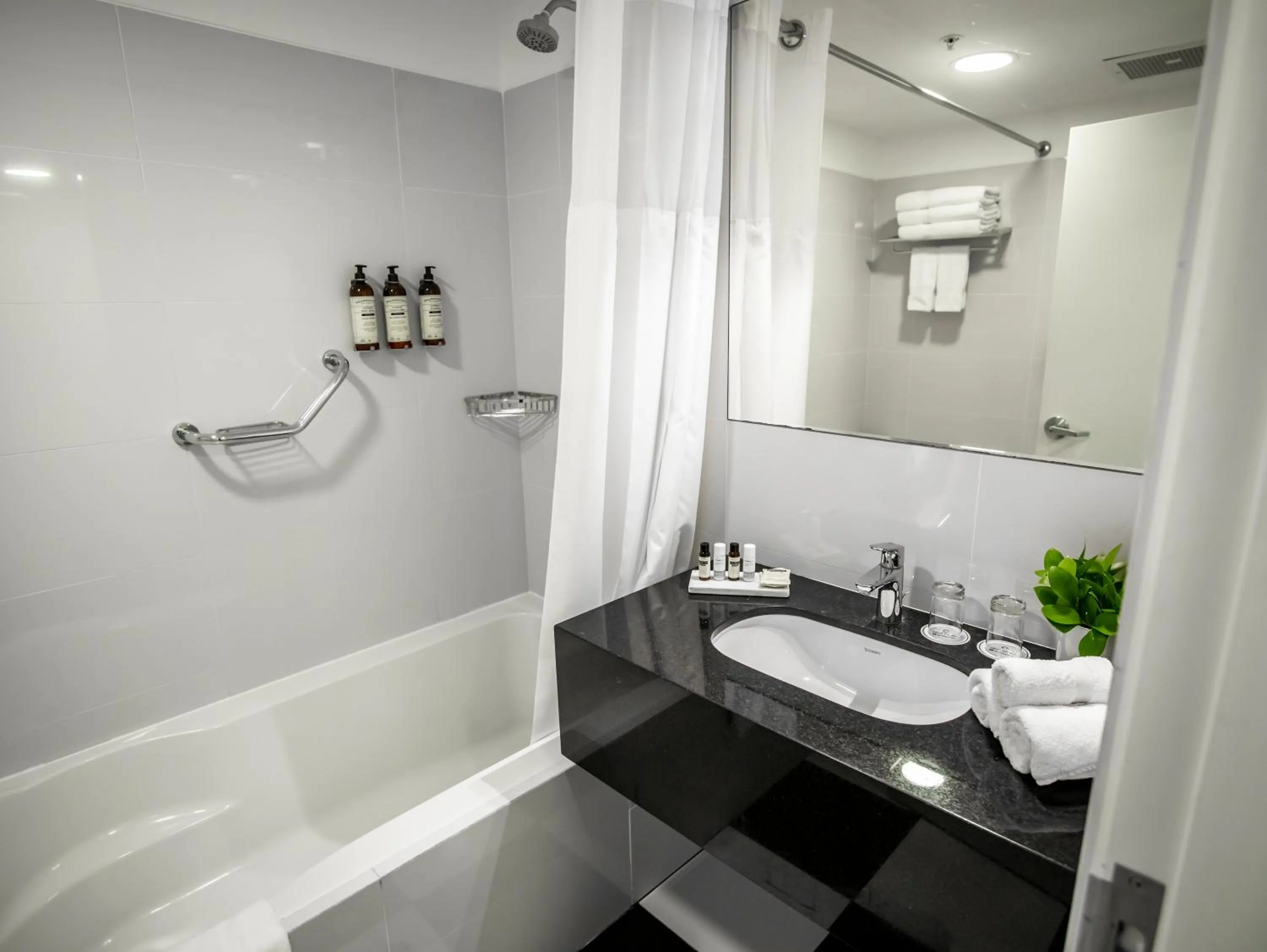 Bathroom in Wyndham Costa del Sol Lima City