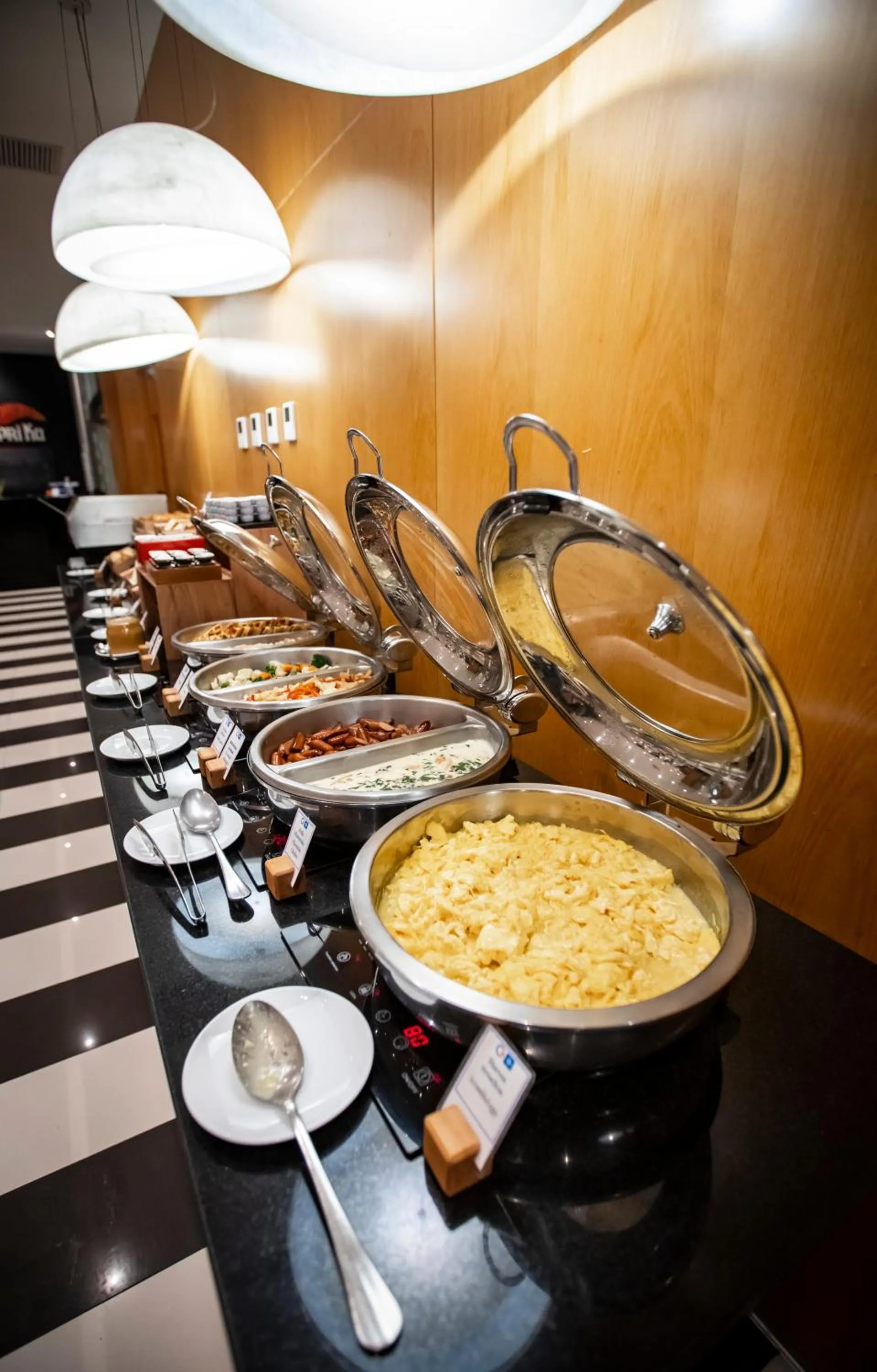 Buffet breakfast in Wyndham Costa del Sol Lima City