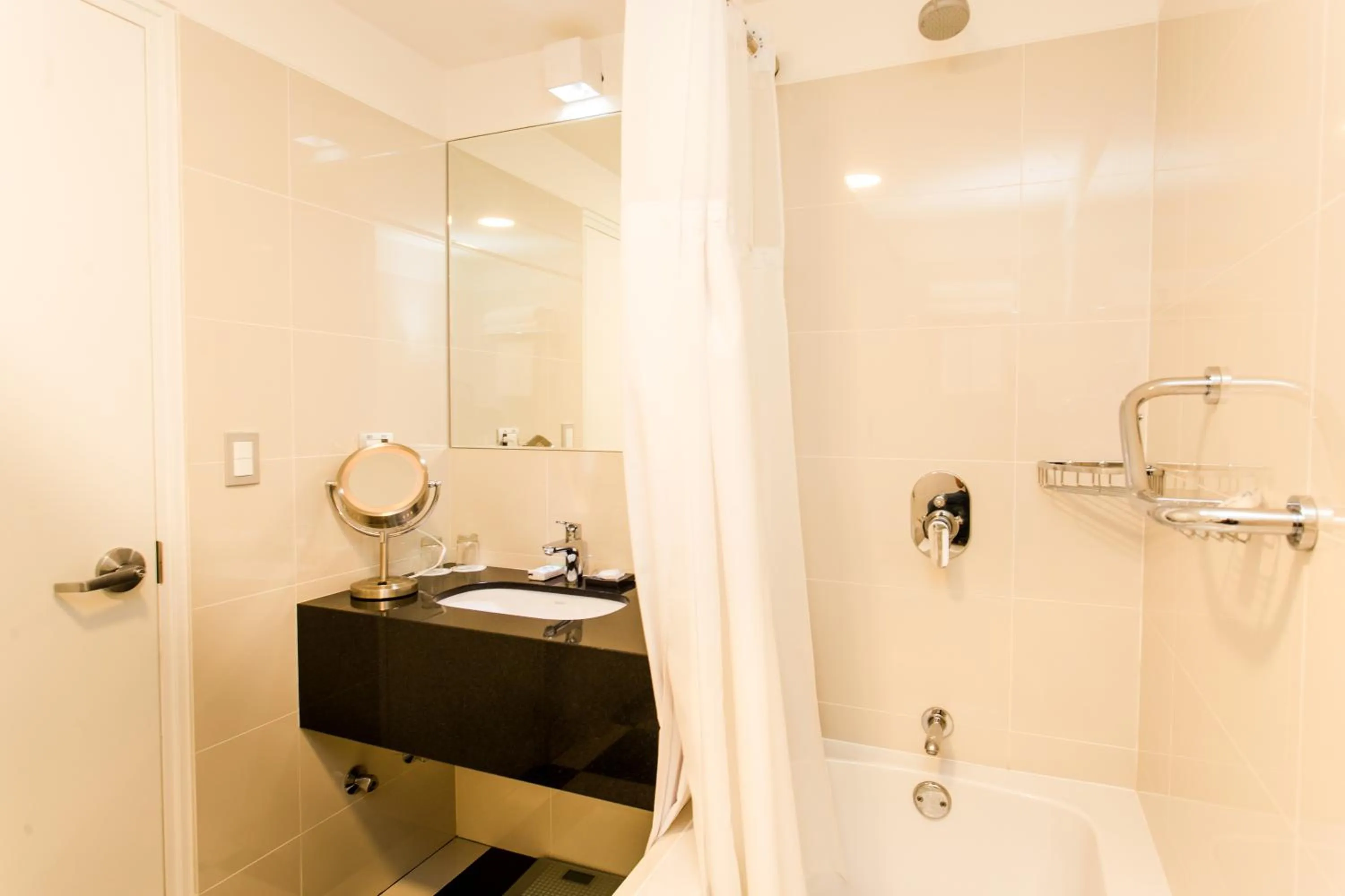 Bathroom in Wyndham Costa del Sol Lima City