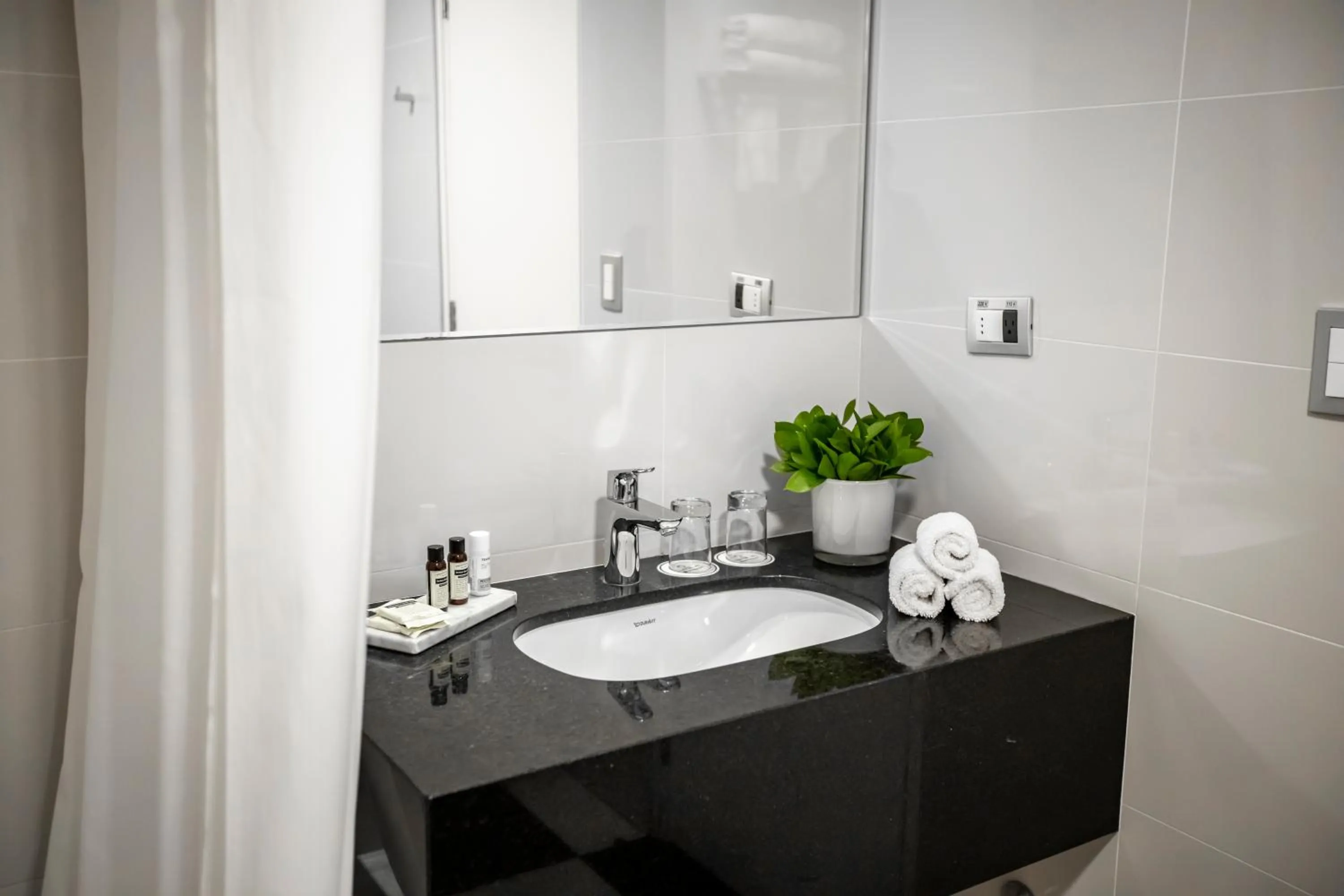 Bathroom in Wyndham Costa del Sol Lima City