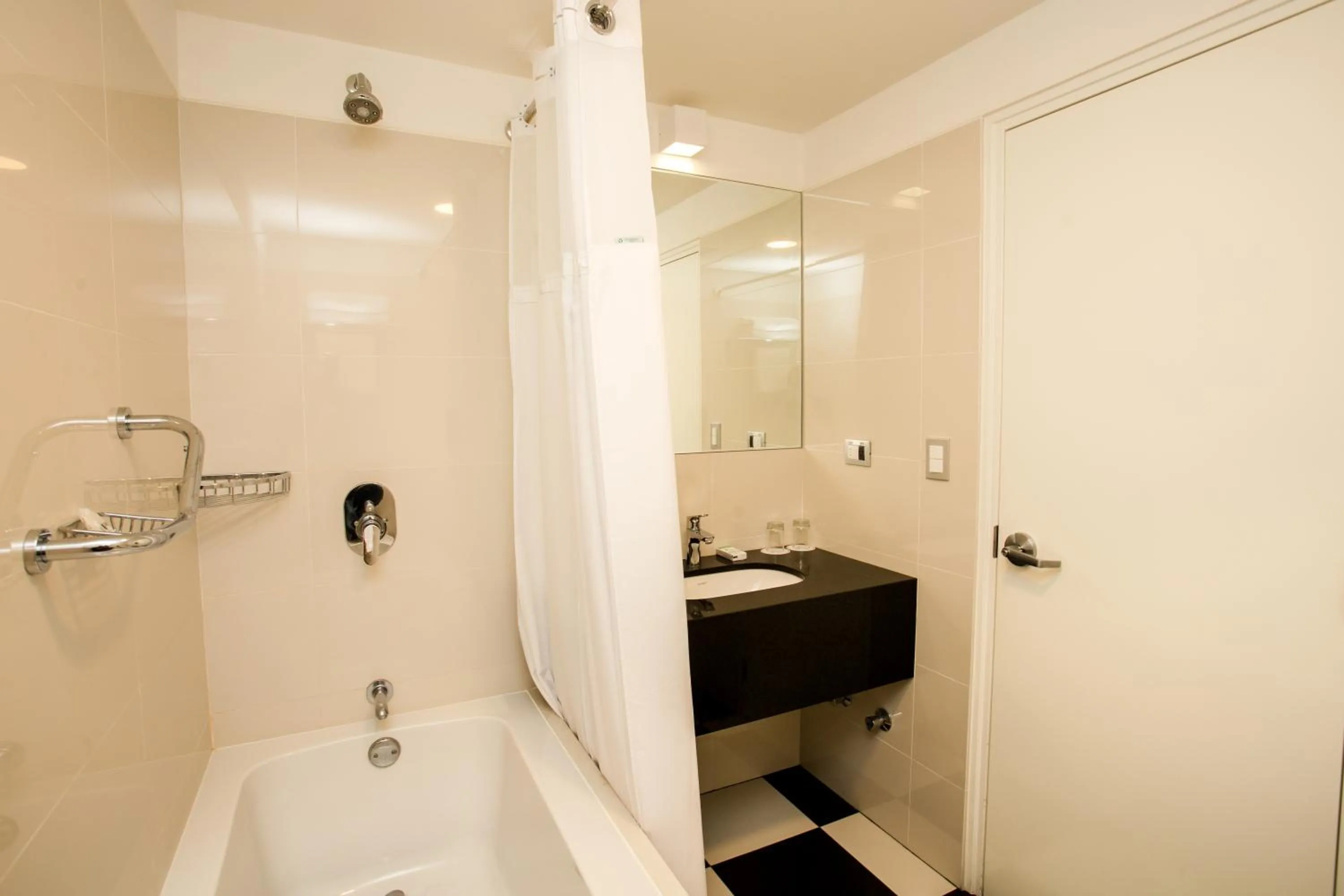 Bathroom in Wyndham Costa del Sol Lima City