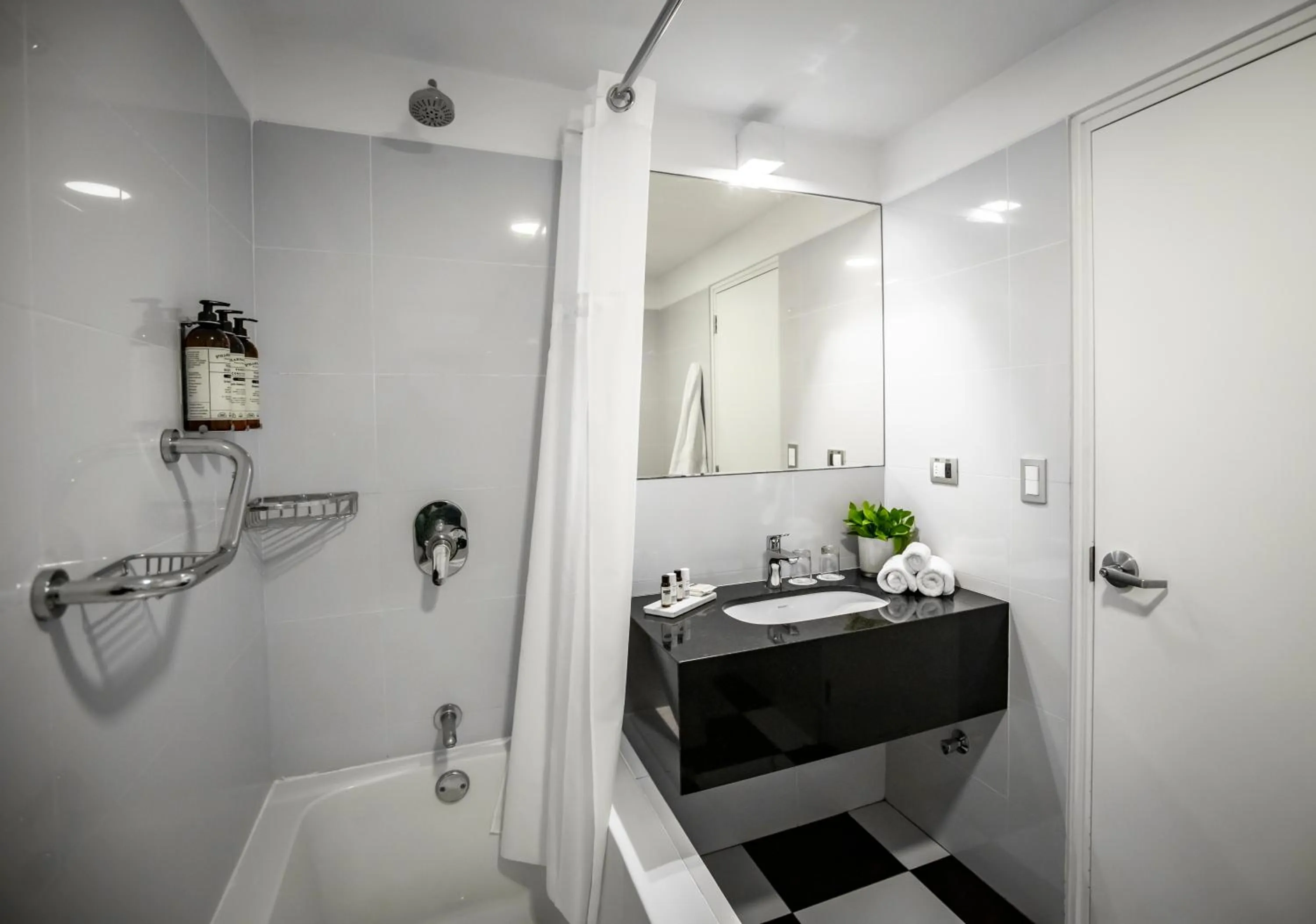 Bathroom in Wyndham Costa del Sol Lima City