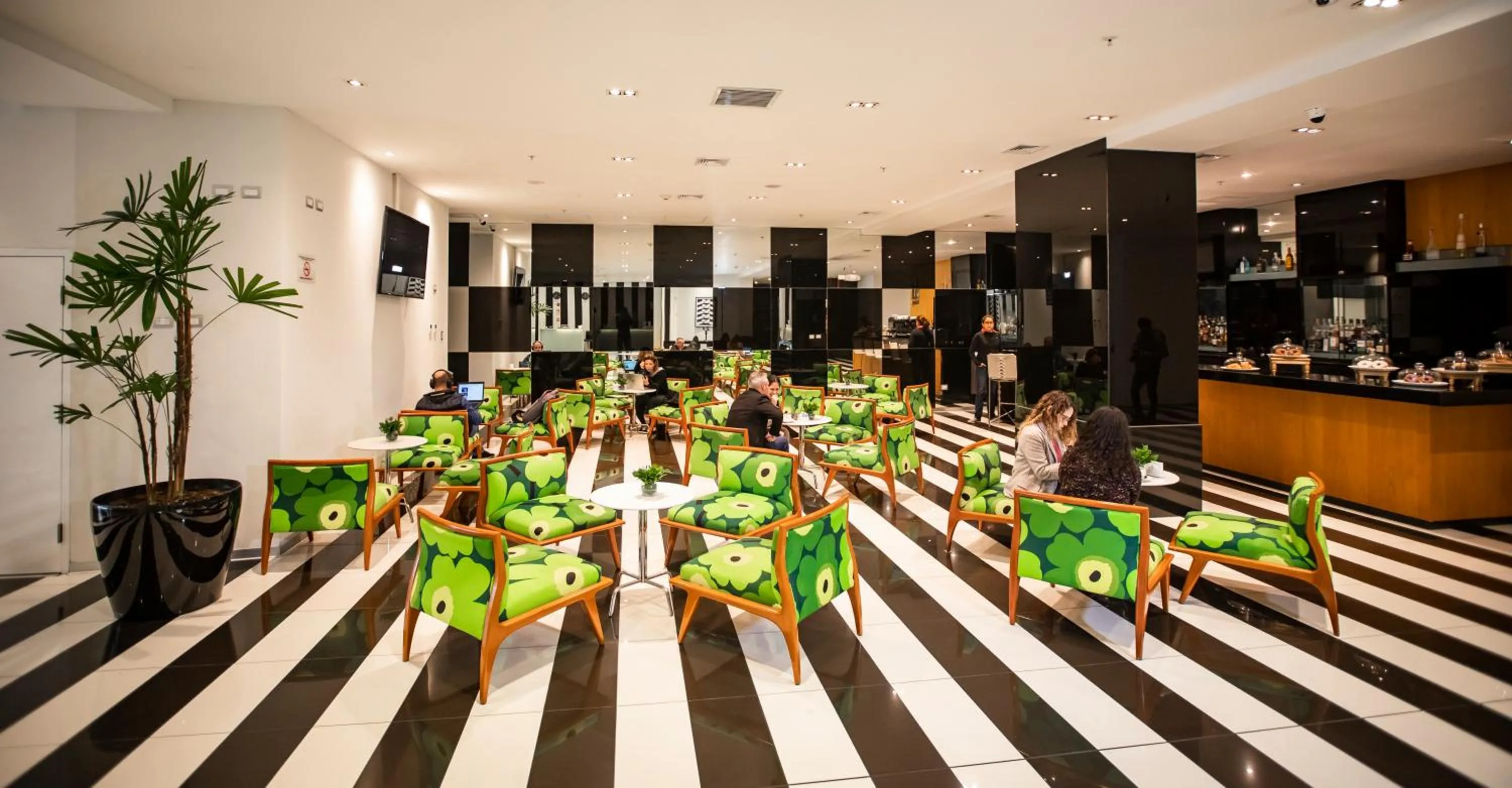 Lounge or bar in Wyndham Costa del Sol Lima City