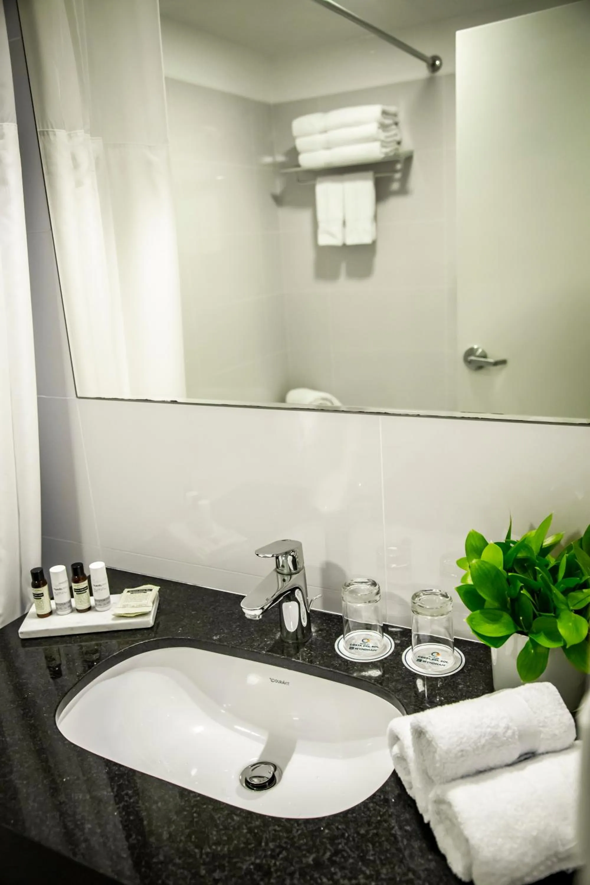 Bathroom in Wyndham Costa del Sol Lima City