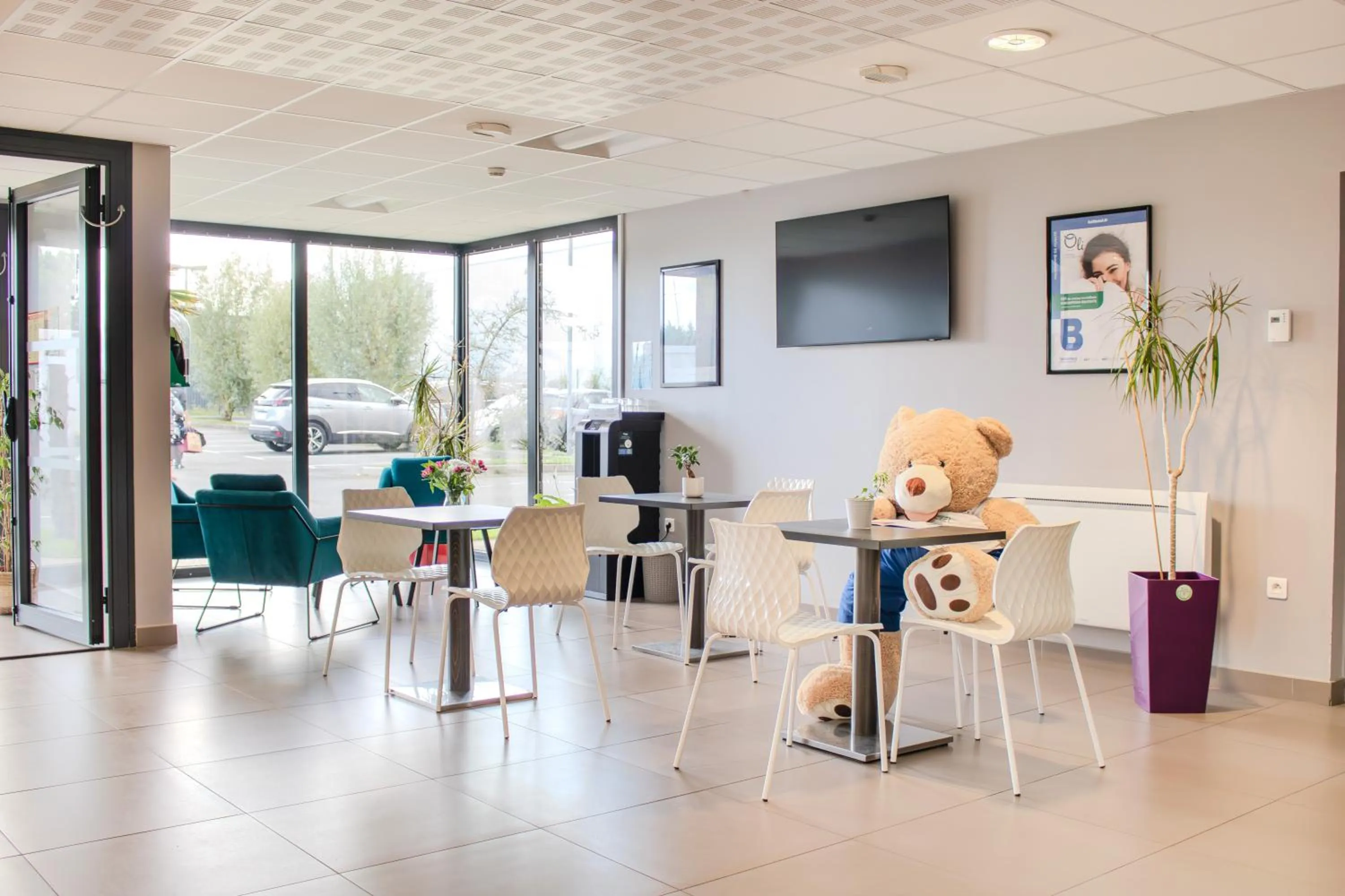 Lobby or reception in Brit Hotel Dieppe