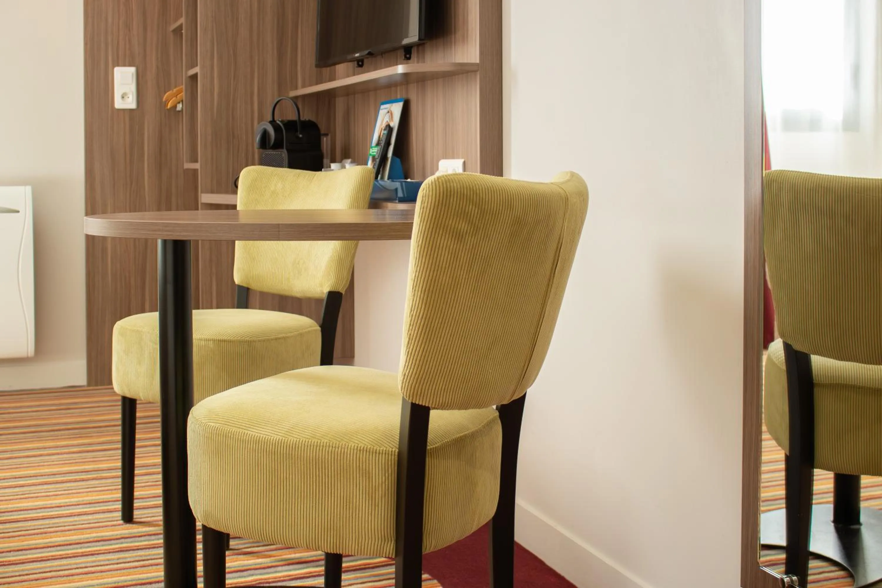 Bedroom in Brit Hotel Dieppe