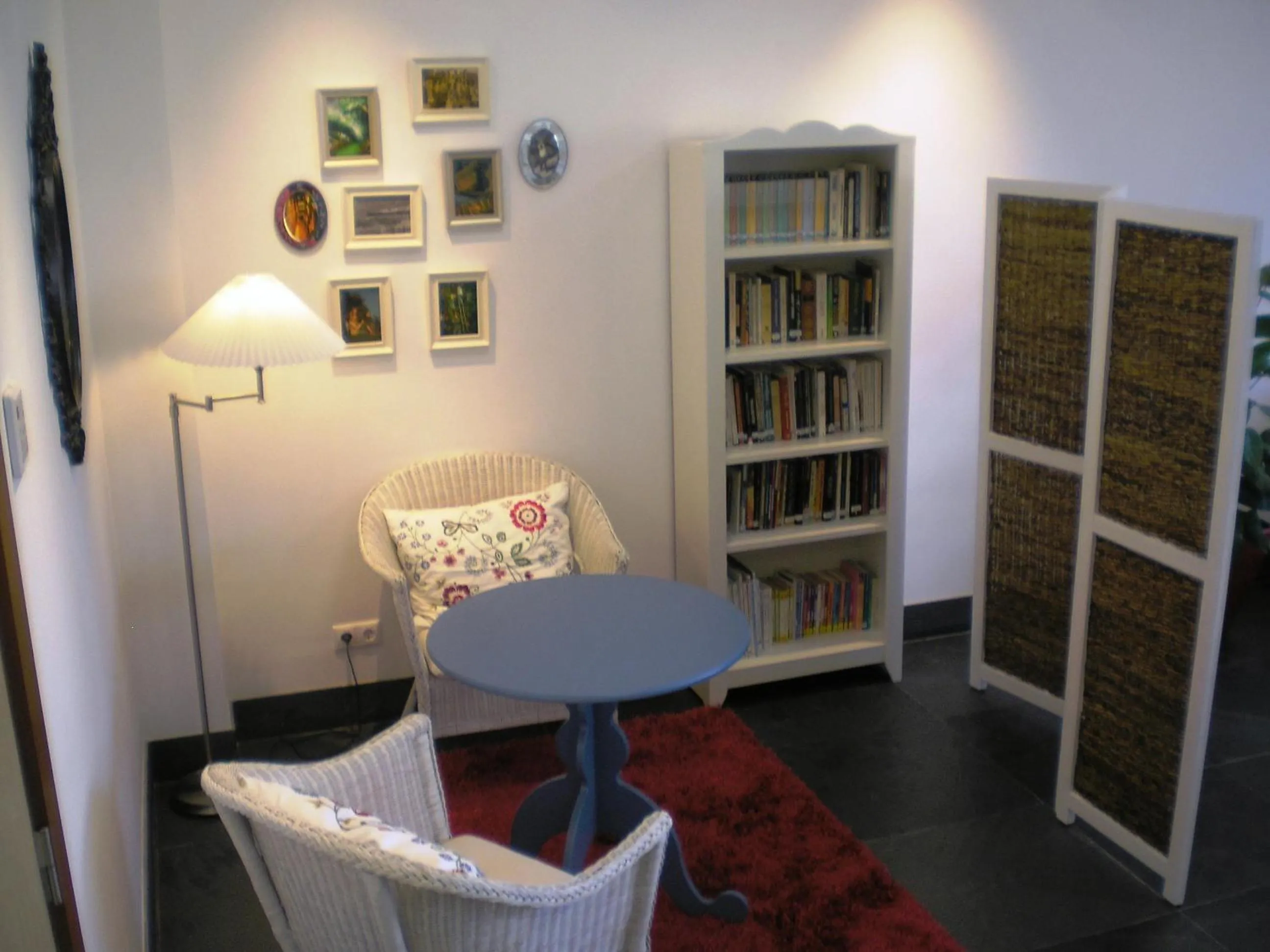 Communal lounge/ TV room in HI Alijo - Pousada de Juventude