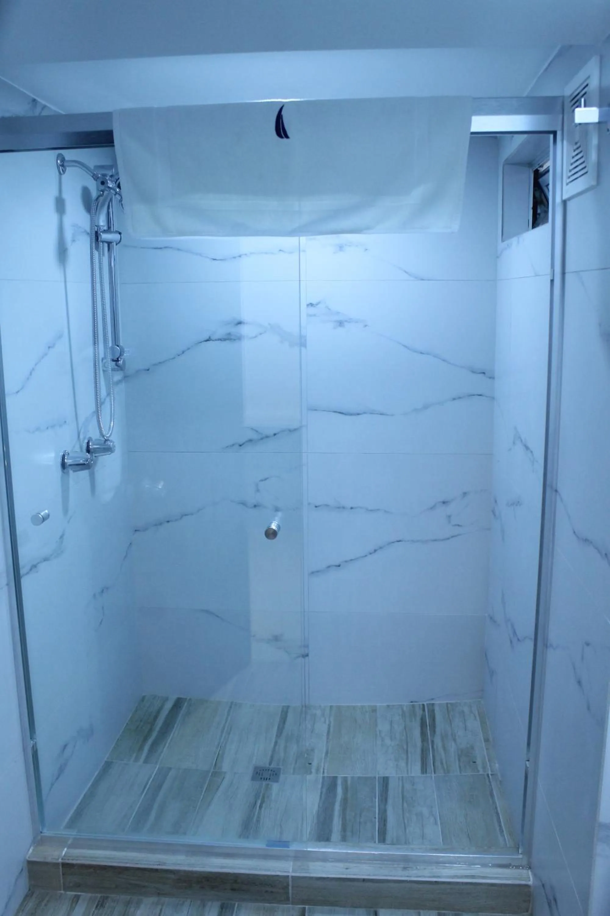 Bathroom in Hotel Velario