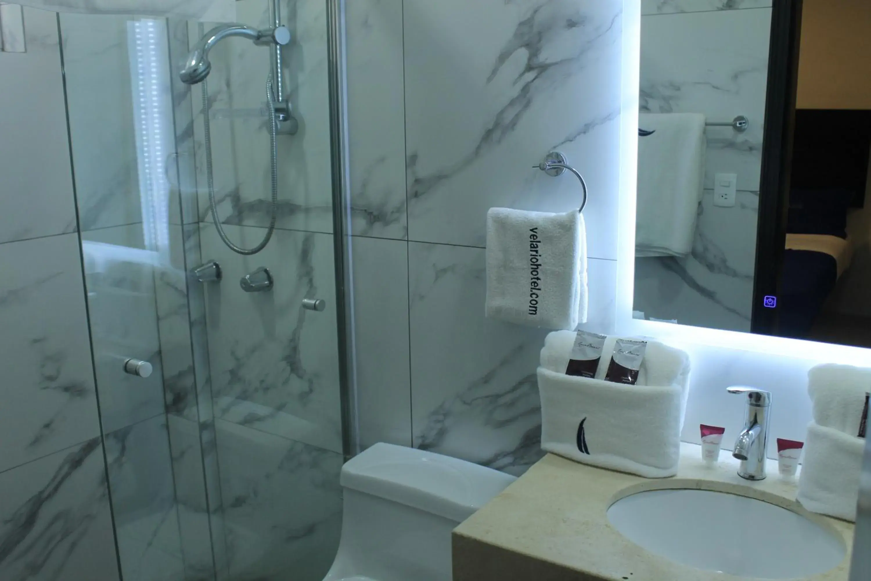 Bathroom in Hotel Velario Bathroom in Hotel Velario