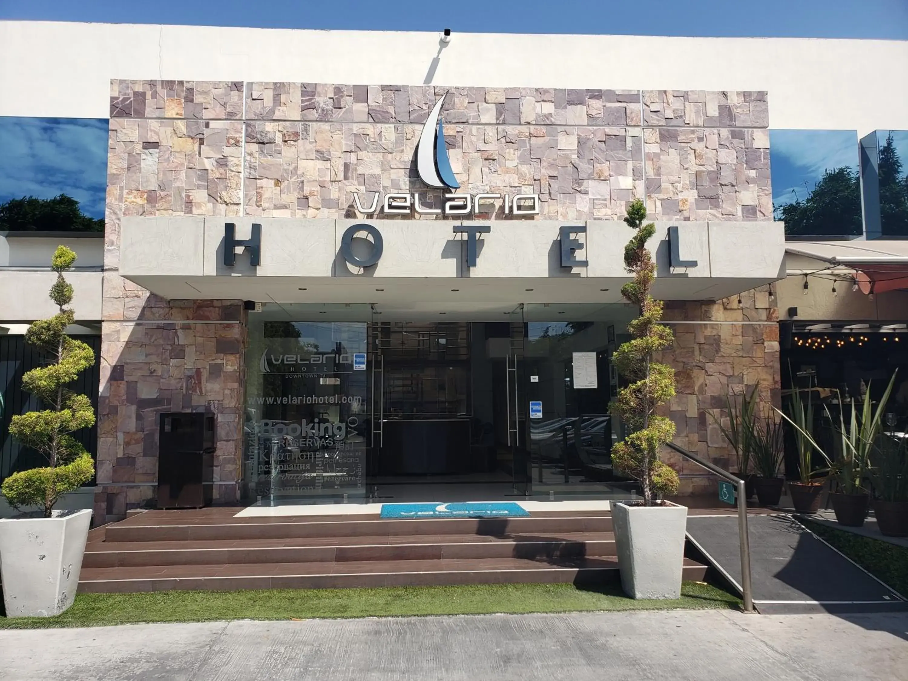 Facade/entrance in Hotel Velario Facade/entrance in Hotel Velario