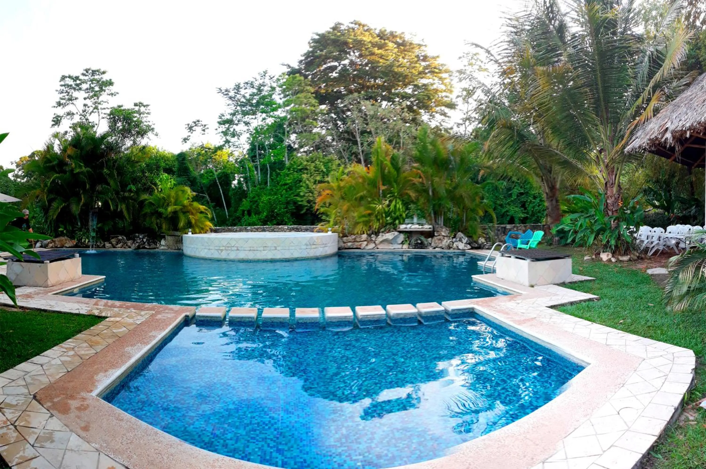 AXKAN PALENQUE, ALBERCAS, GASTRONOMIA MAR y TIERRA & TRAVEL AGENCY