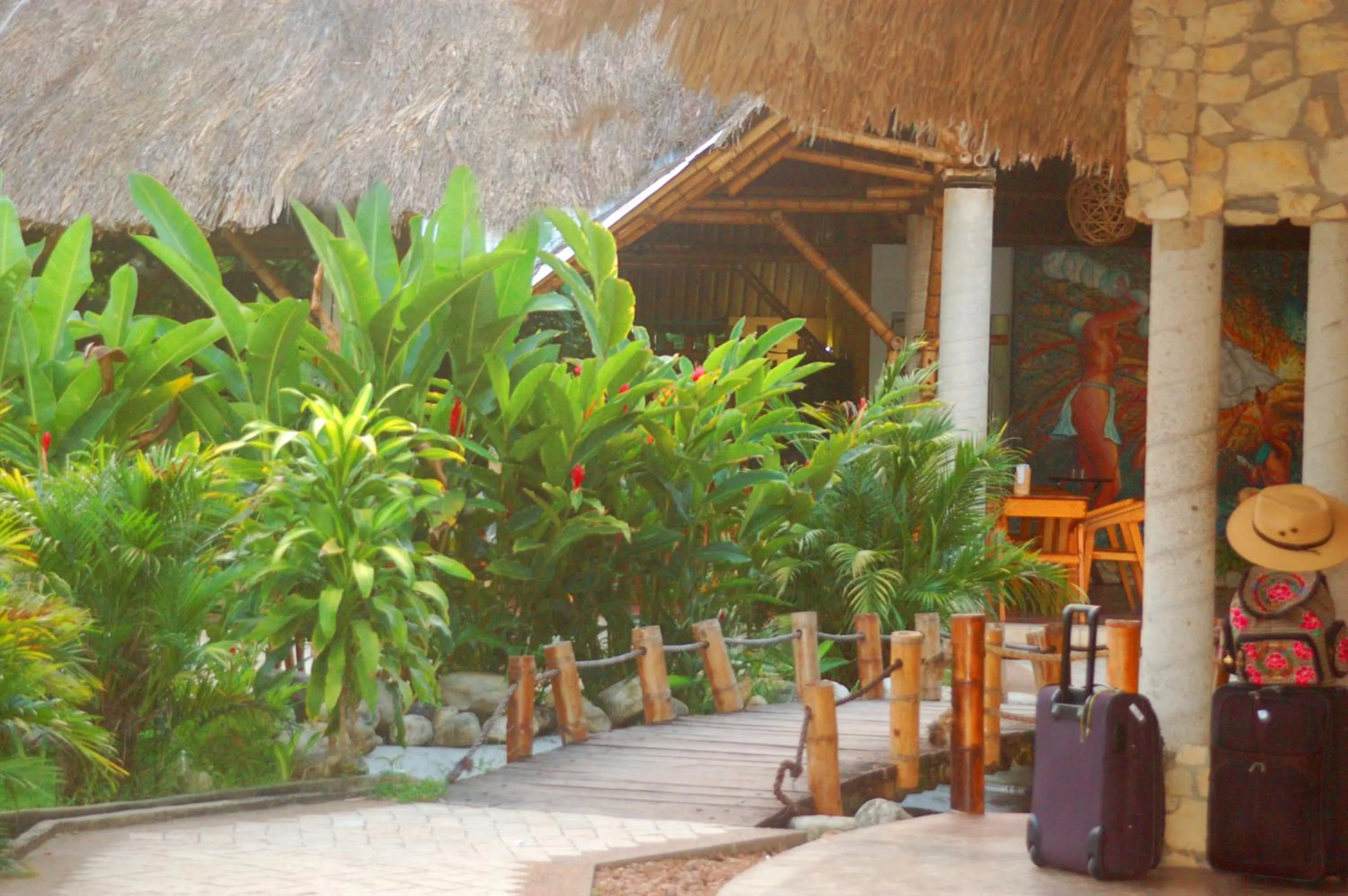 AXKAN PALENQUE, ALBERCAS, GASTRONOMIA MAR y TIERRA & TRAVEL AGENCY