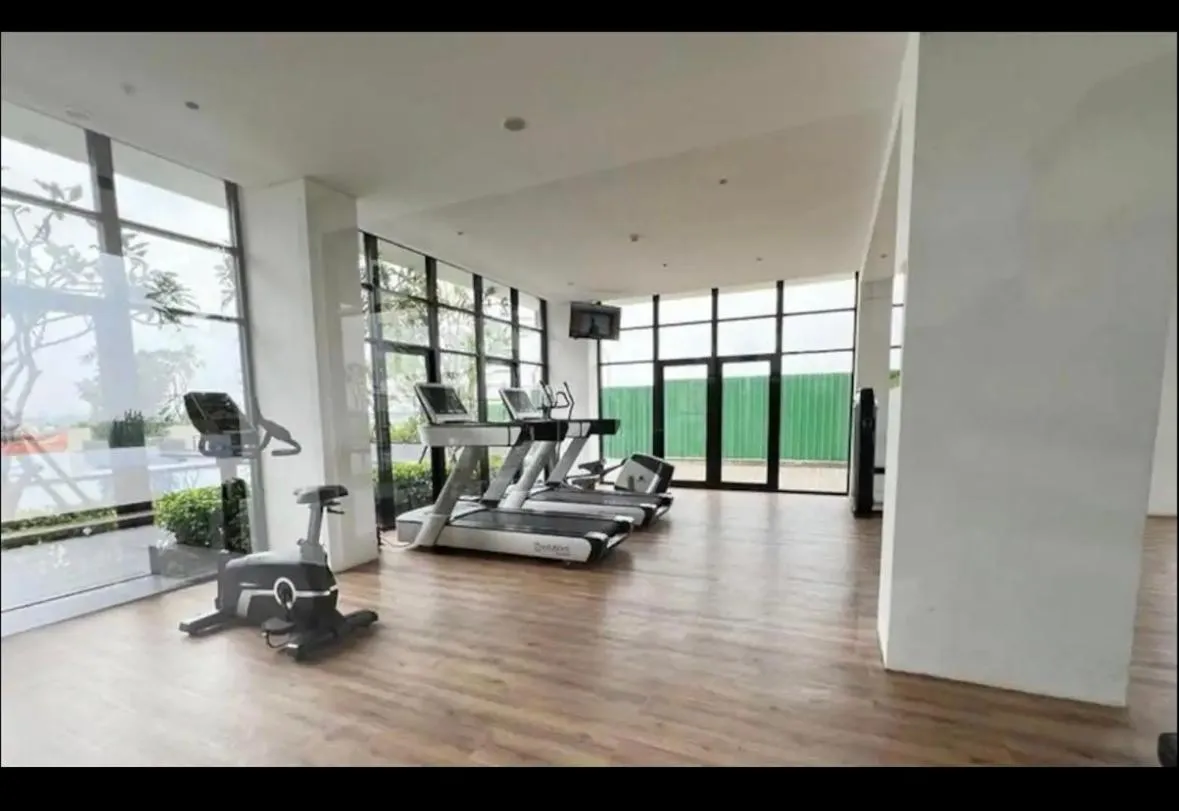 Vittorio Apartment Wiyung 1BR sby wifi smtv by ASH