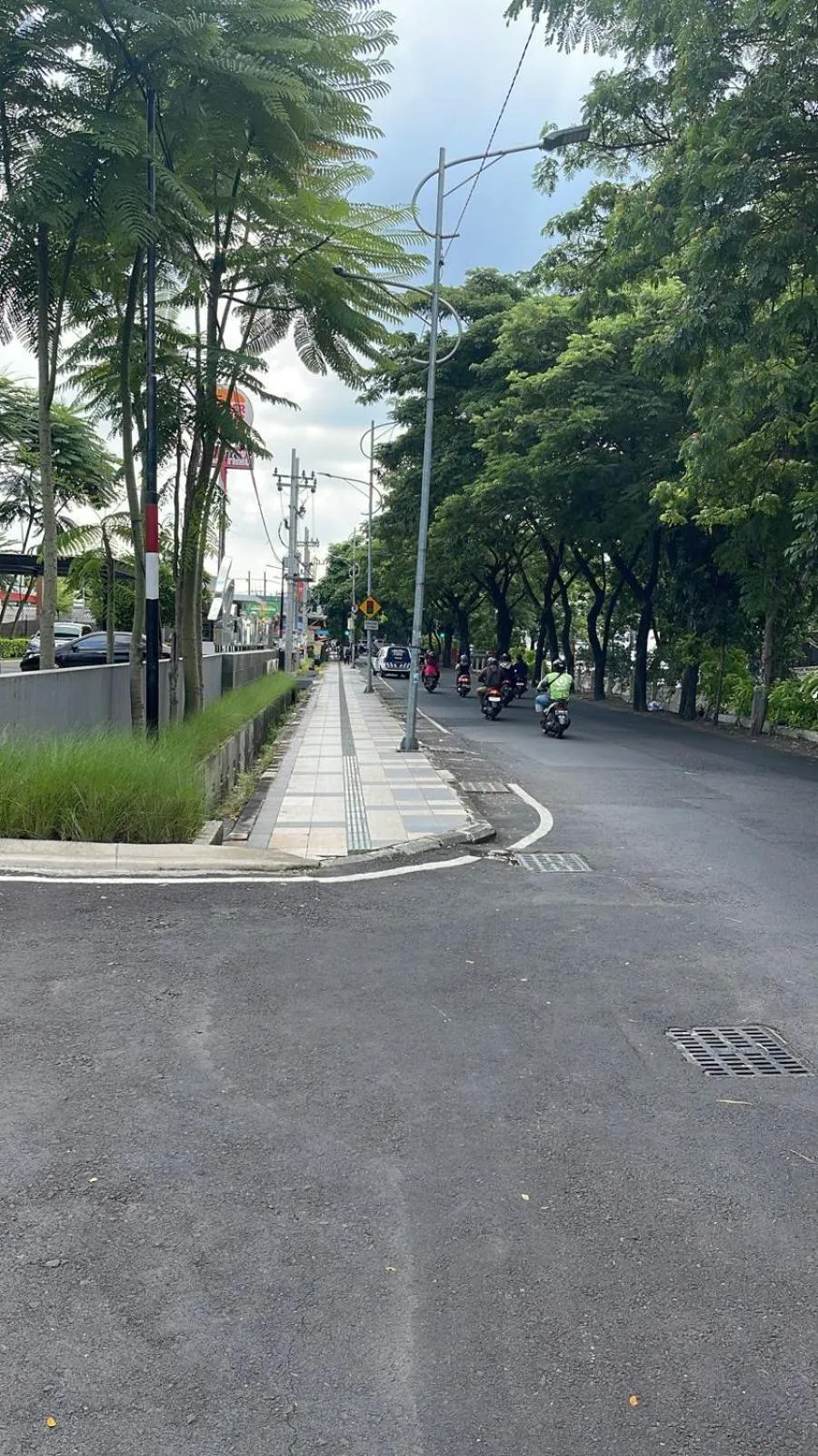 Vittorio Apartment Wiyung 1BR sby wifi smtv by ASH