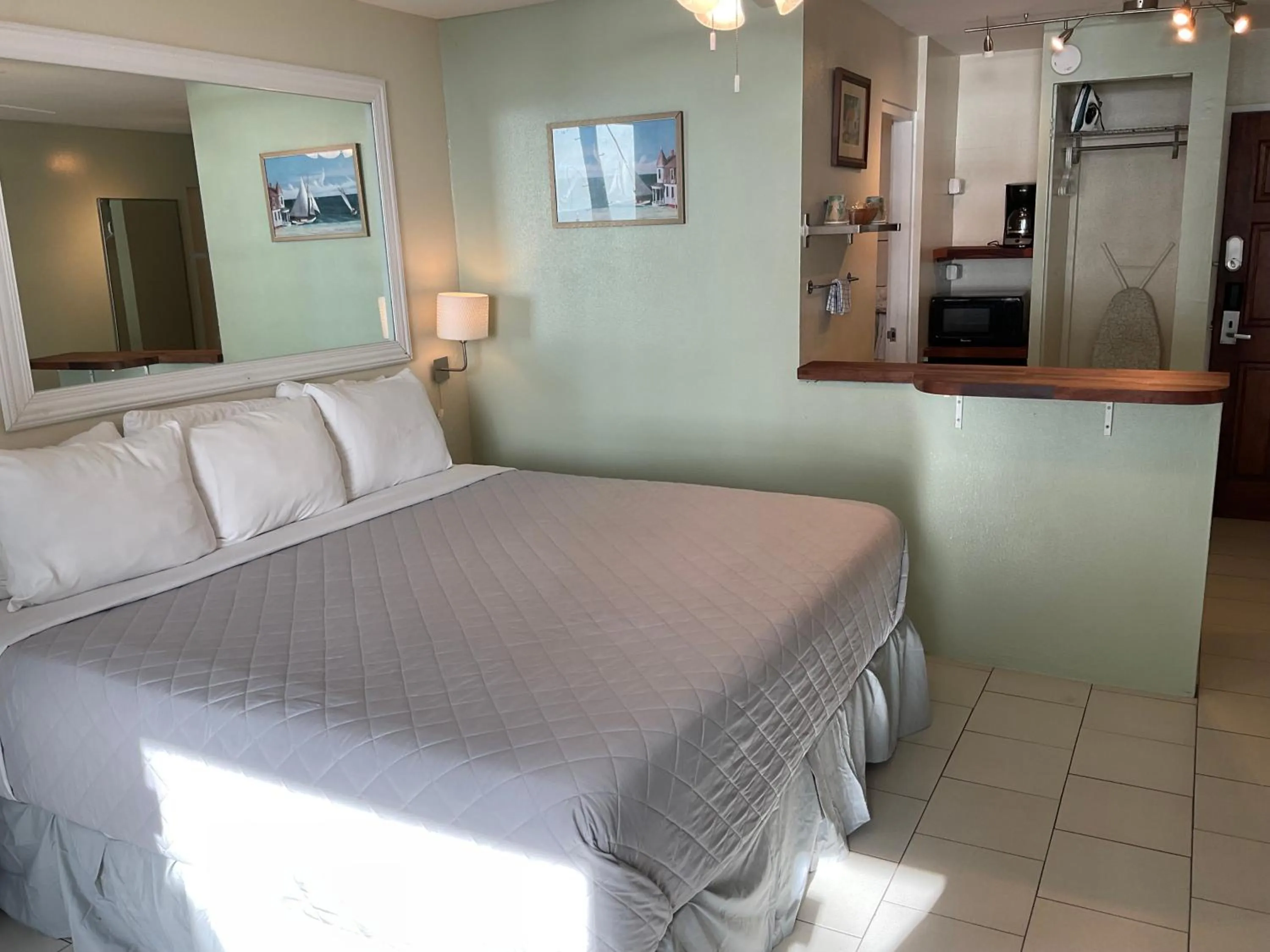 Bedroom, Bed in The Frederiksted Hotel