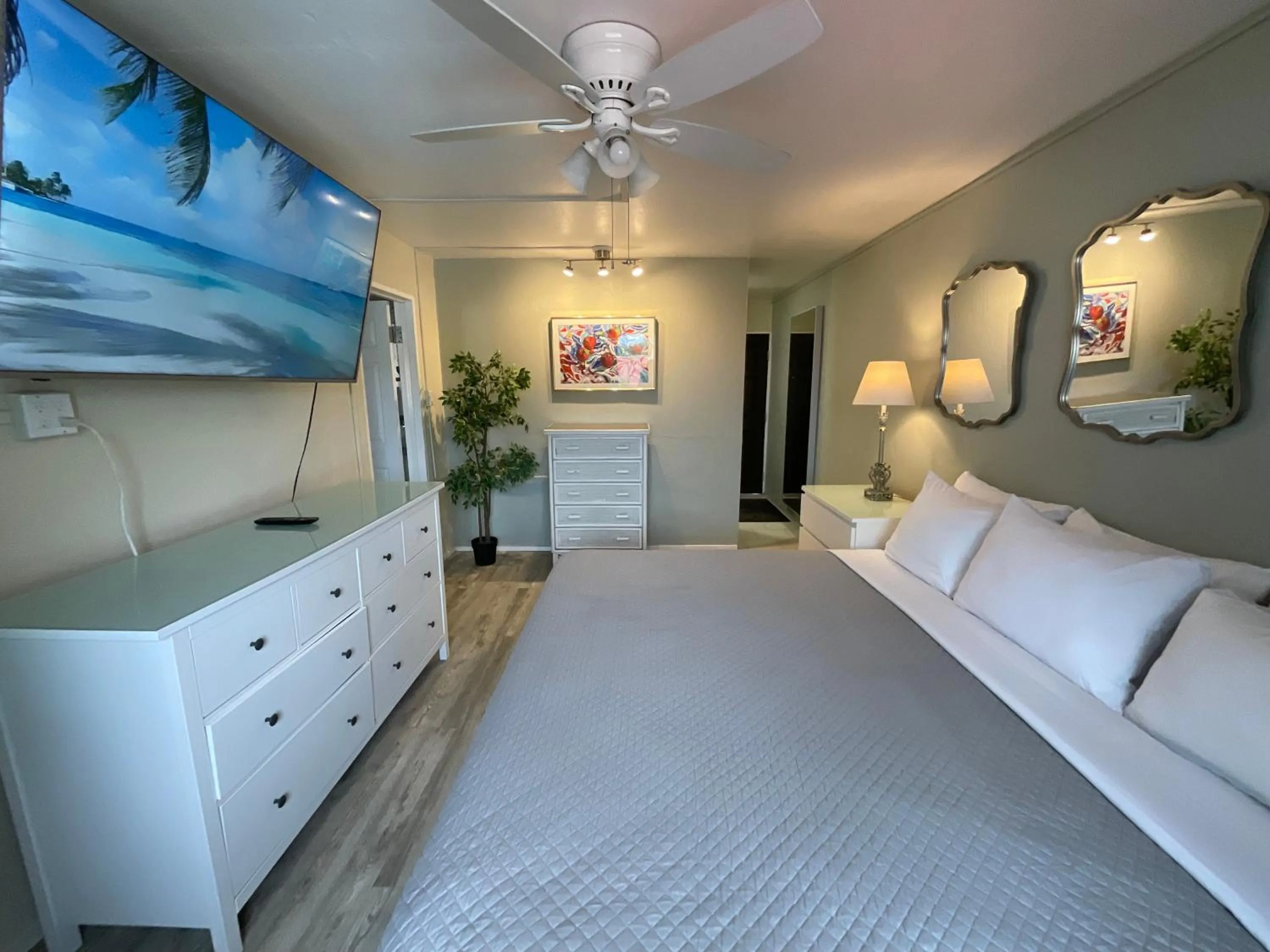 Bedroom, Bed in The Frederiksted Hotel