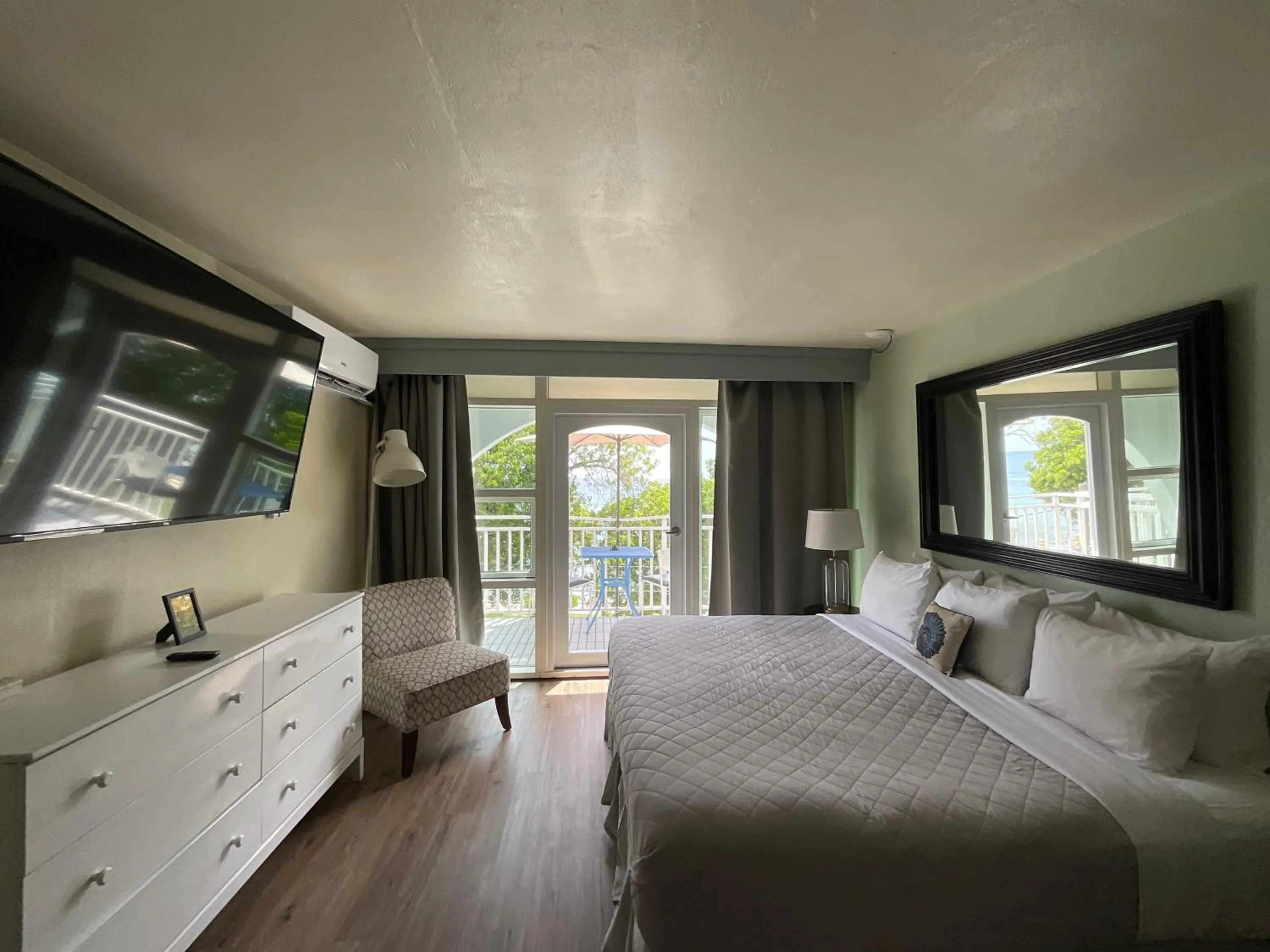 Bedroom, Bed in The Frederiksted Hotel