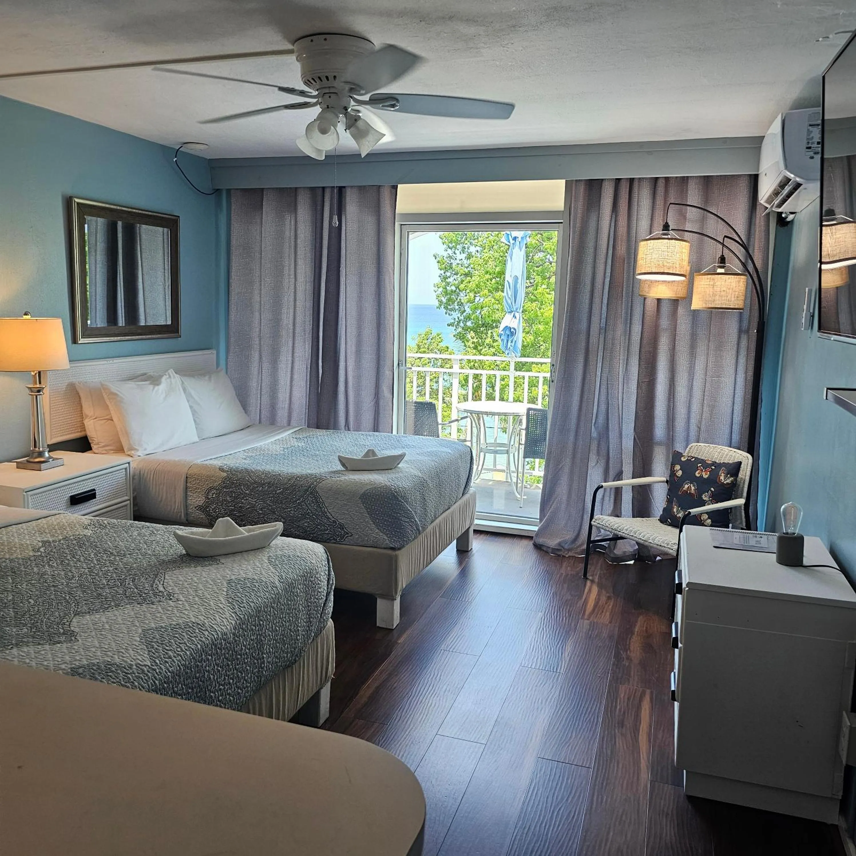 Bedroom, Bed in The Frederiksted Hotel