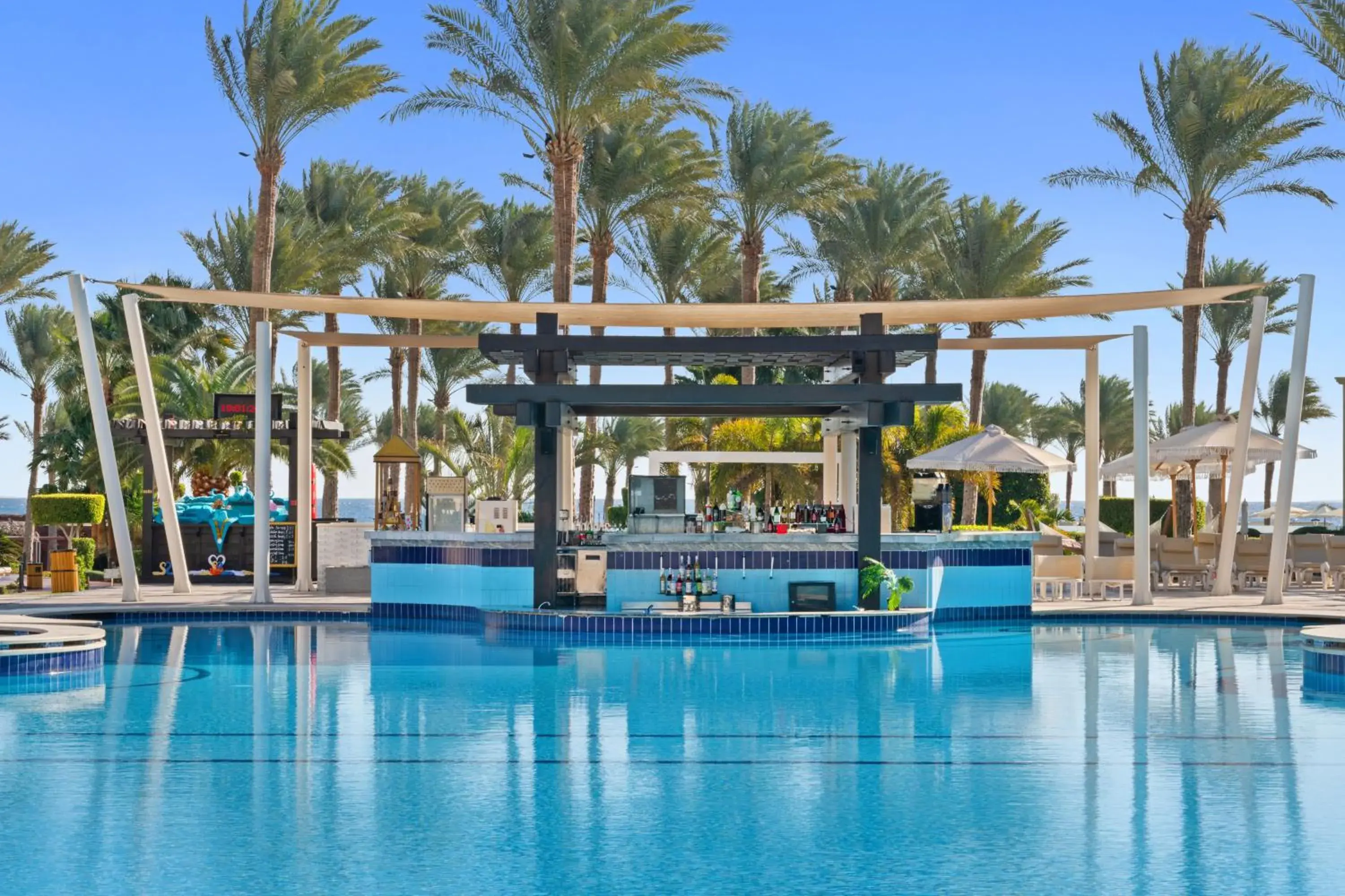 Lounge or bar, Swimming Pool in Rixos Premium Seagate - Ultra All Inclusive