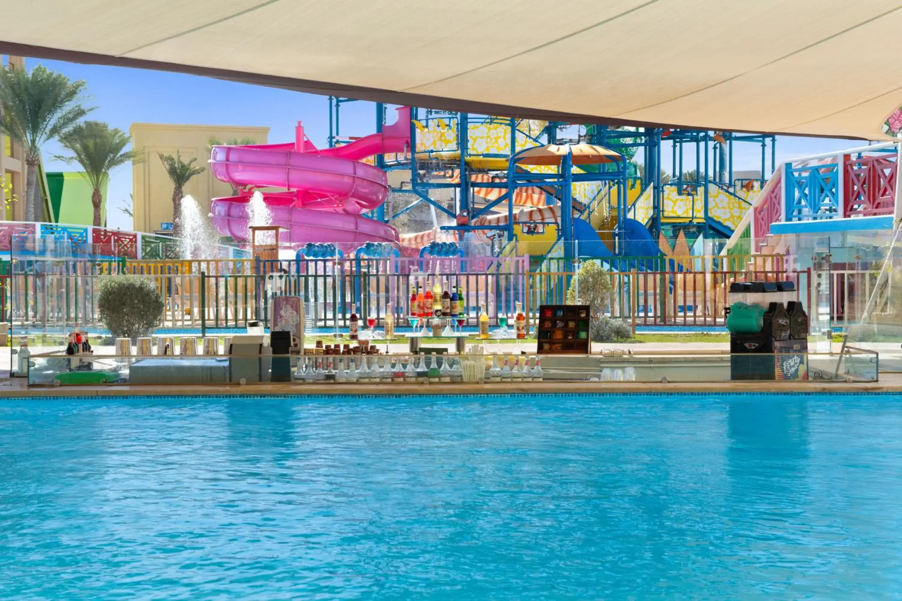Lounge or bar, Swimming Pool in Rixos Premium Seagate - Ultra All Inclusive