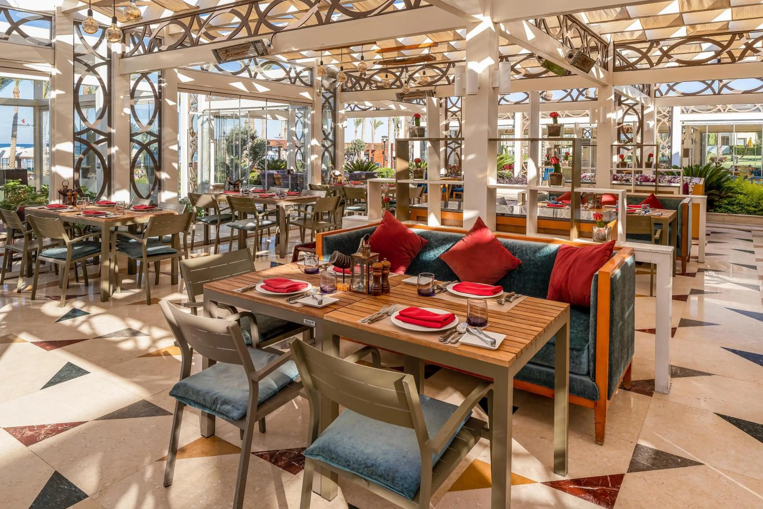 Restaurant/places to eat in Rixos Premium Seagate