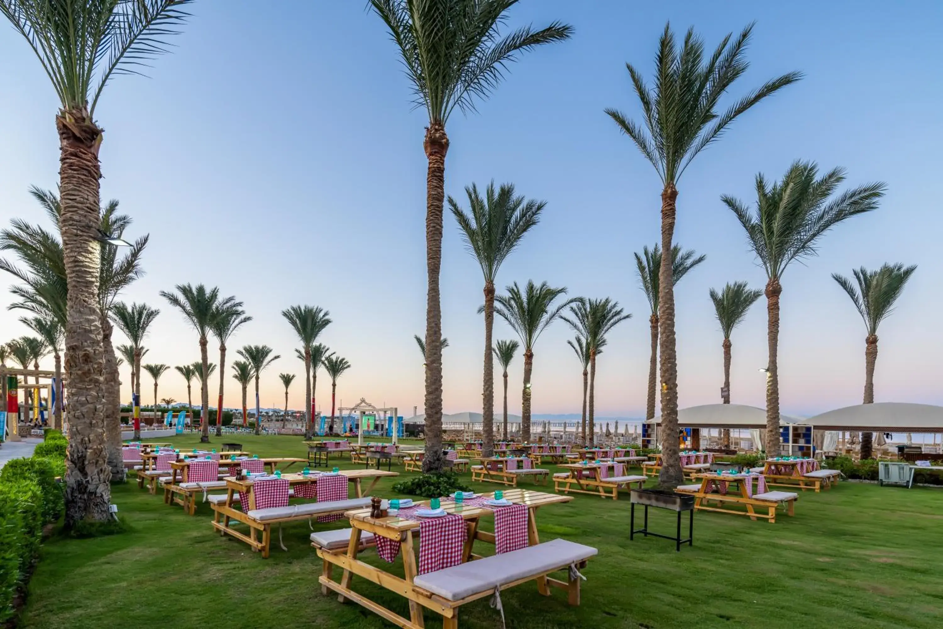 Restaurant/places to eat, Garden in Rixos Premium Seagate - Ultra All Inclusive