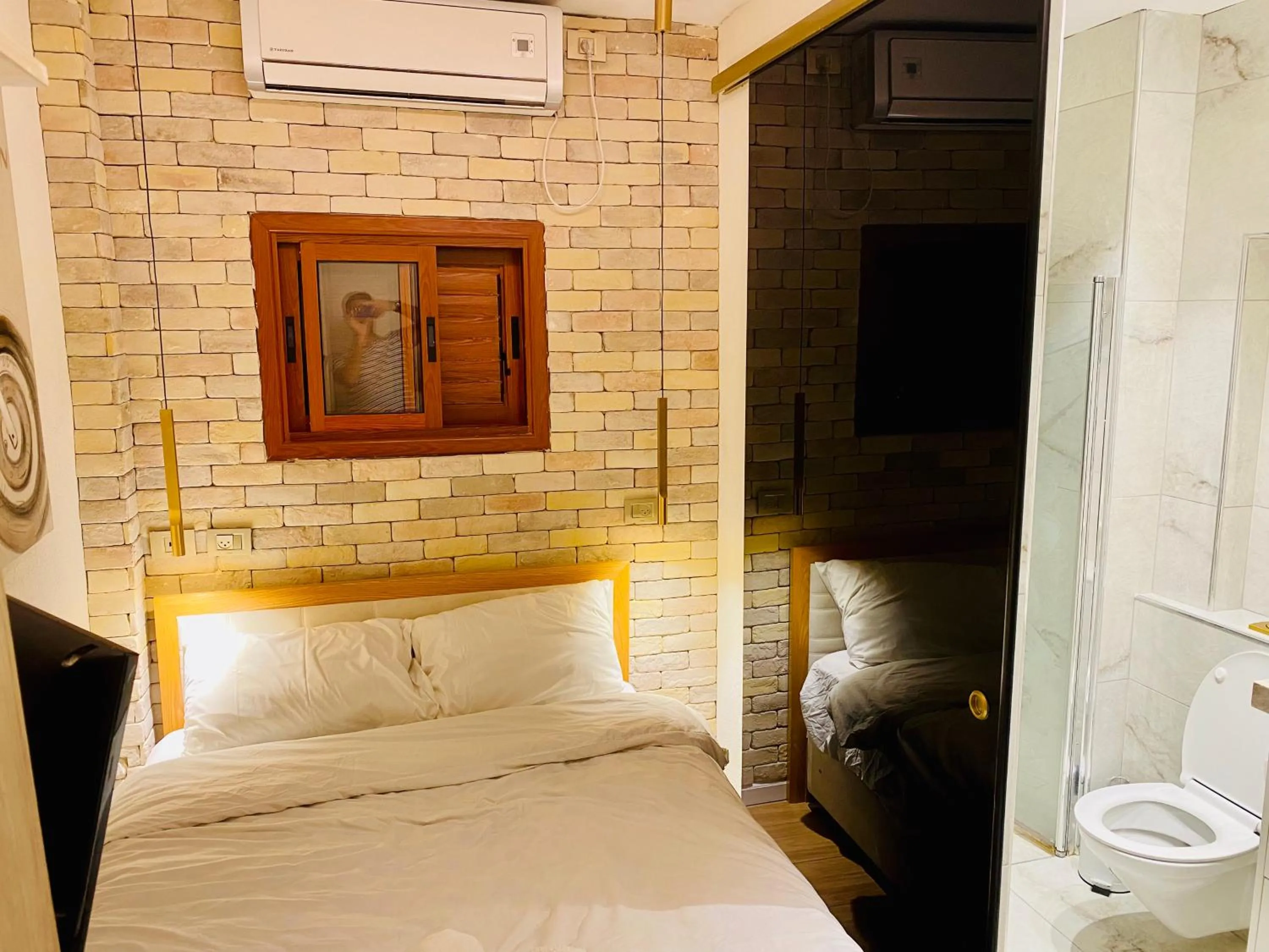 Bed in Sunset TLV Apartment - Dizengoff 142