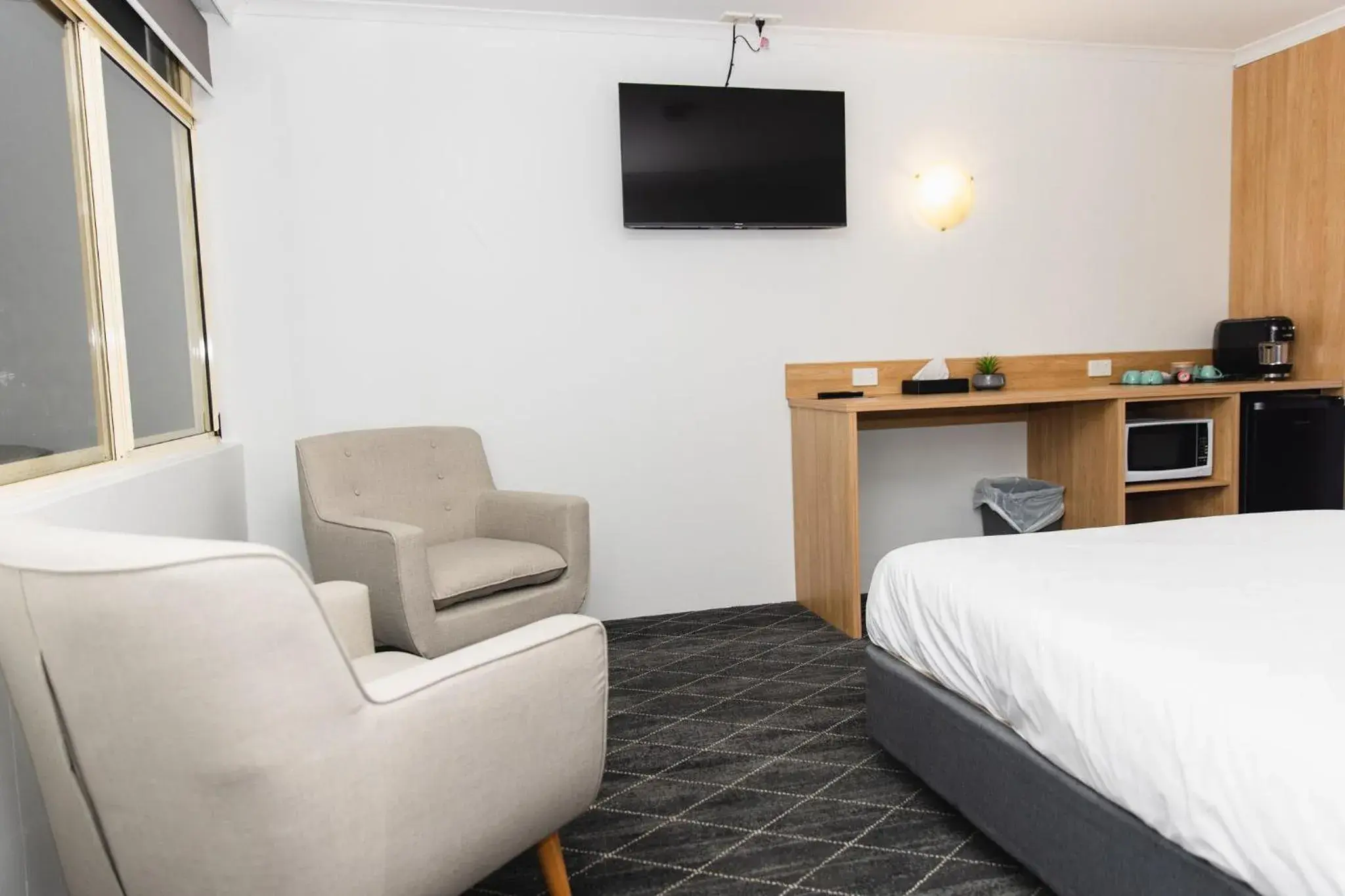 Bedroom, Bed in Lakeview Hotel Motel Bedroom, Bed in Lakeview Hotel Motel