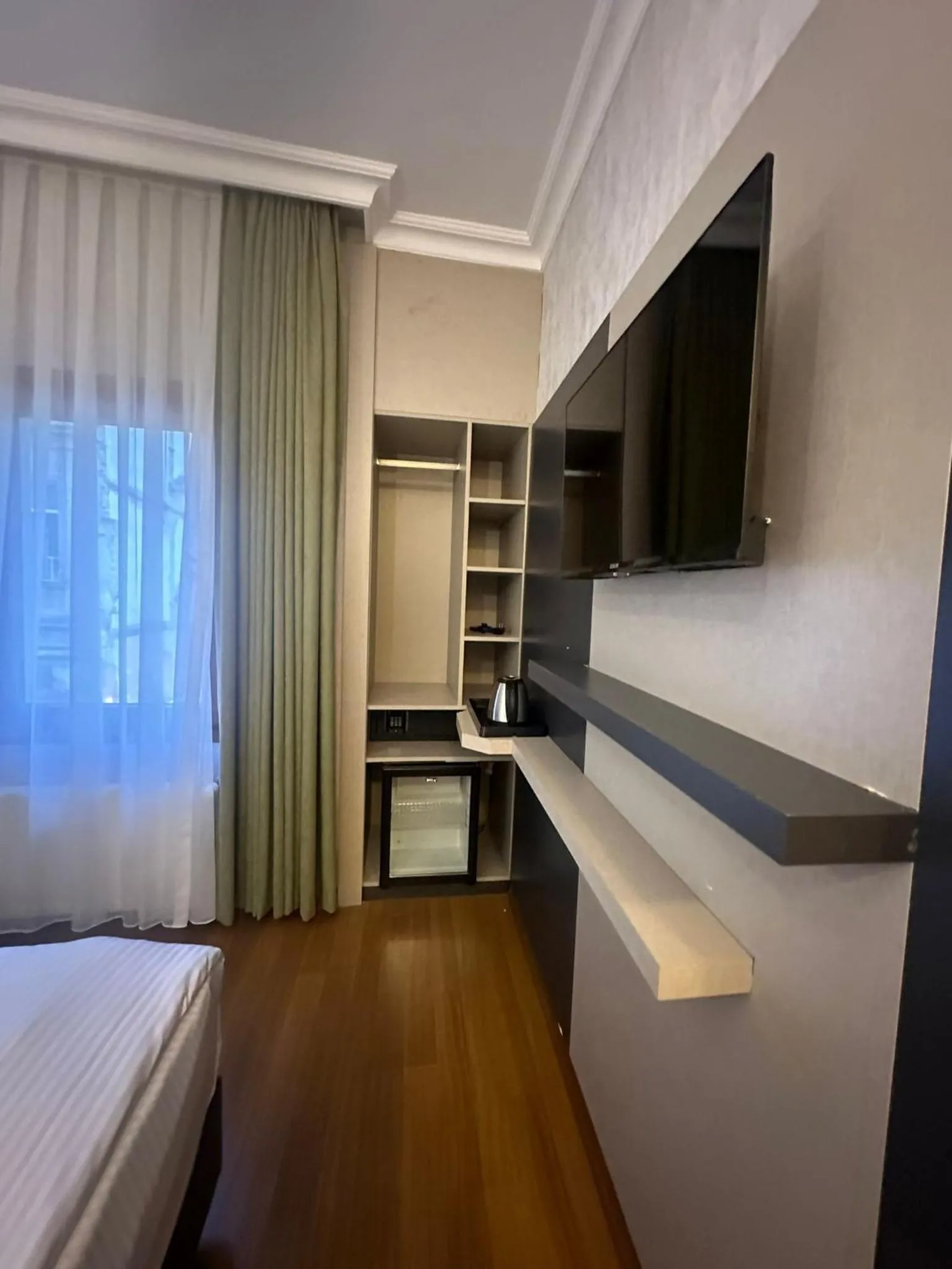 Photo of the whole room, Bed in The Best City Kadikoy