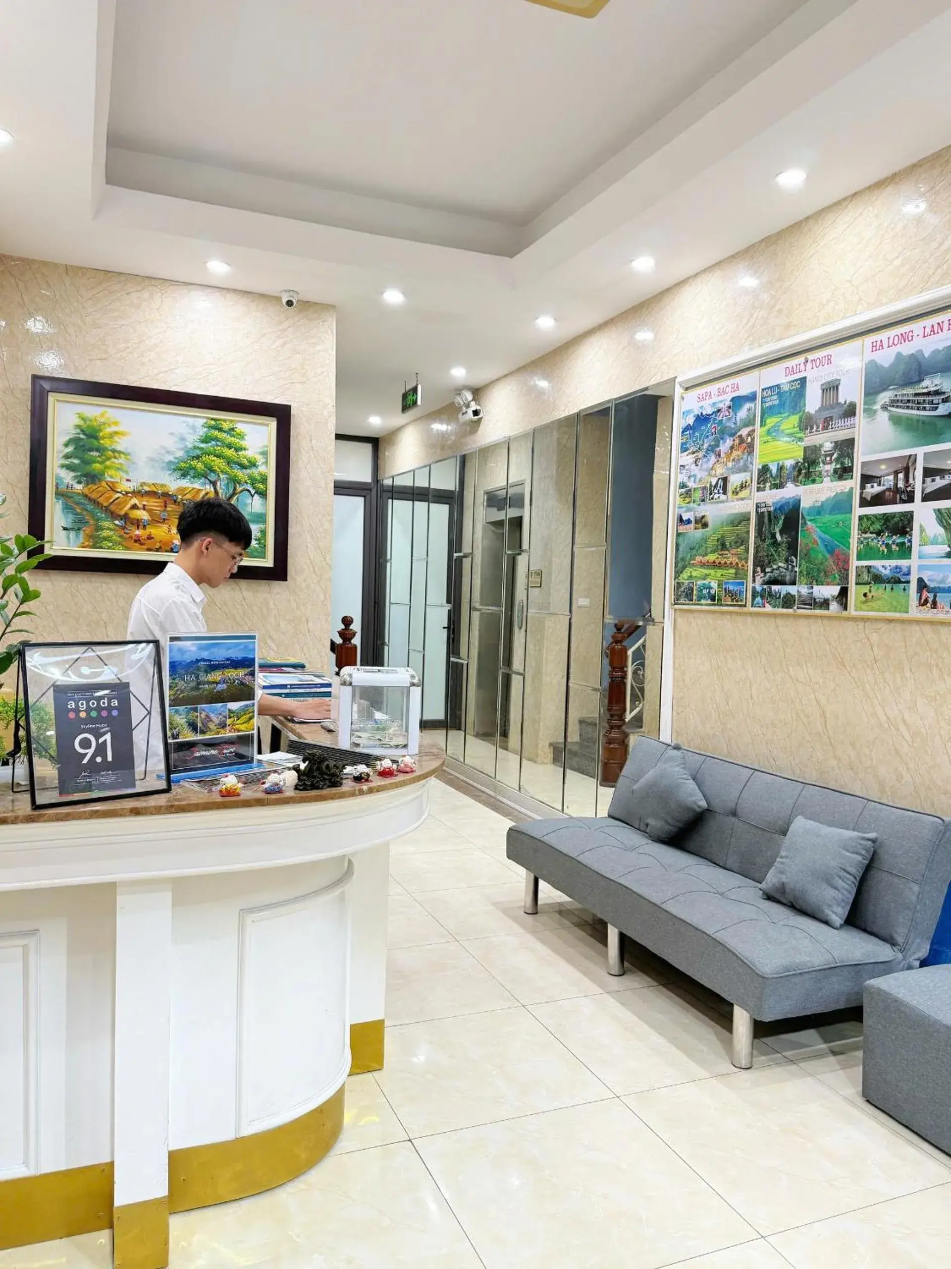 Property building in Skyline Hanoi Hotel Property building in Skyline Hanoi Hotel