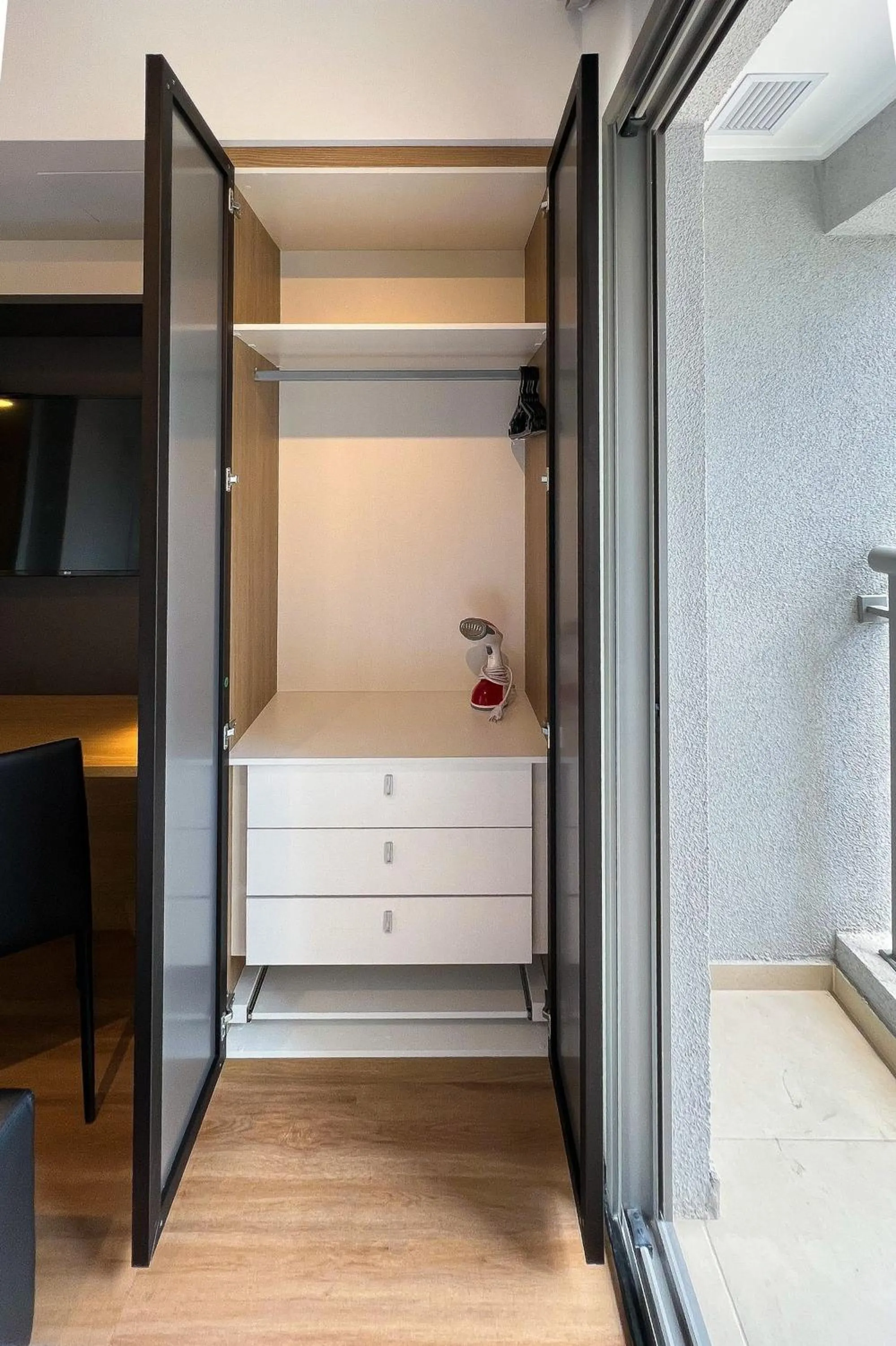 Photo of the whole room, Bed in Zainalofts7Moema ao lado metro, Ibira, CASV 702/1202