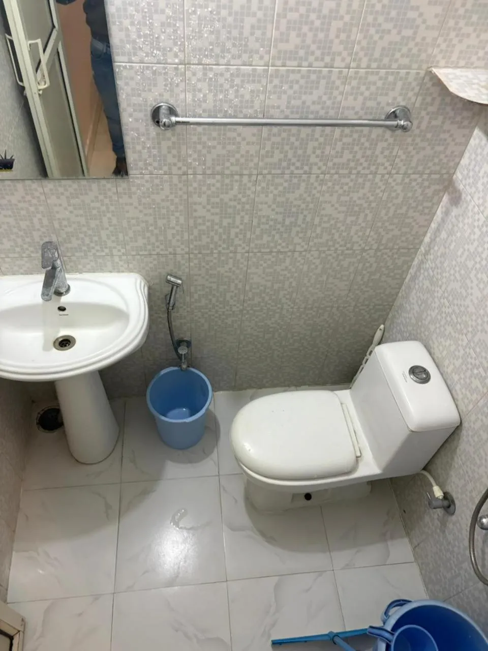 Toilet in Tara Guest House