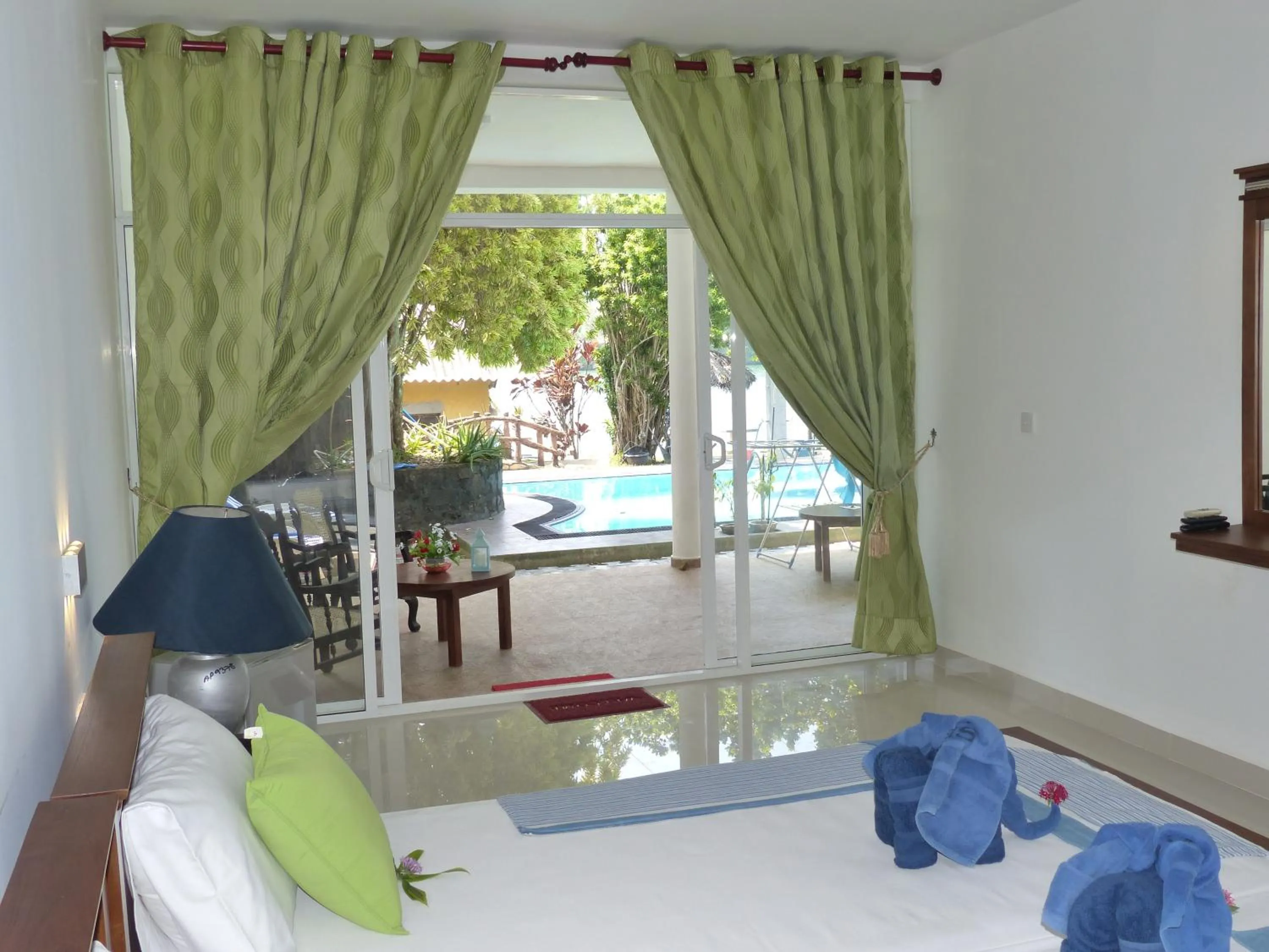 Garden view, Bed in Residence Jasmine