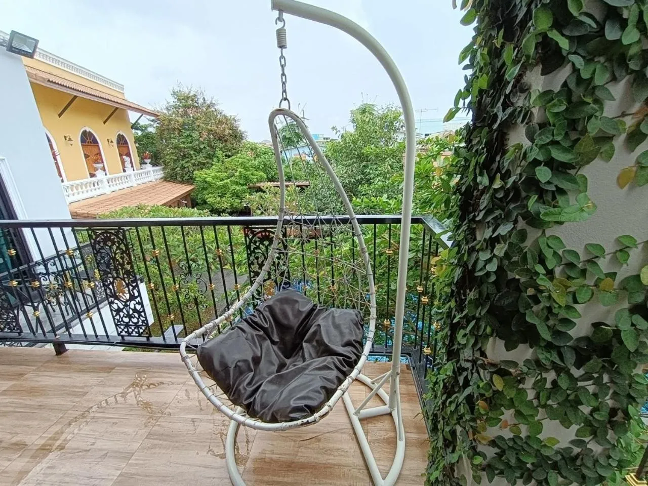 Seating area in Aen Guy Boutique Hotel