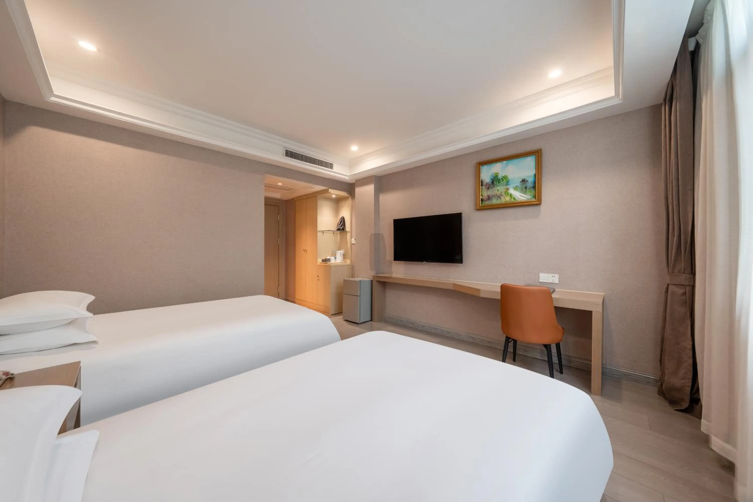 Bed in Rezen Select Shanghai International Resort