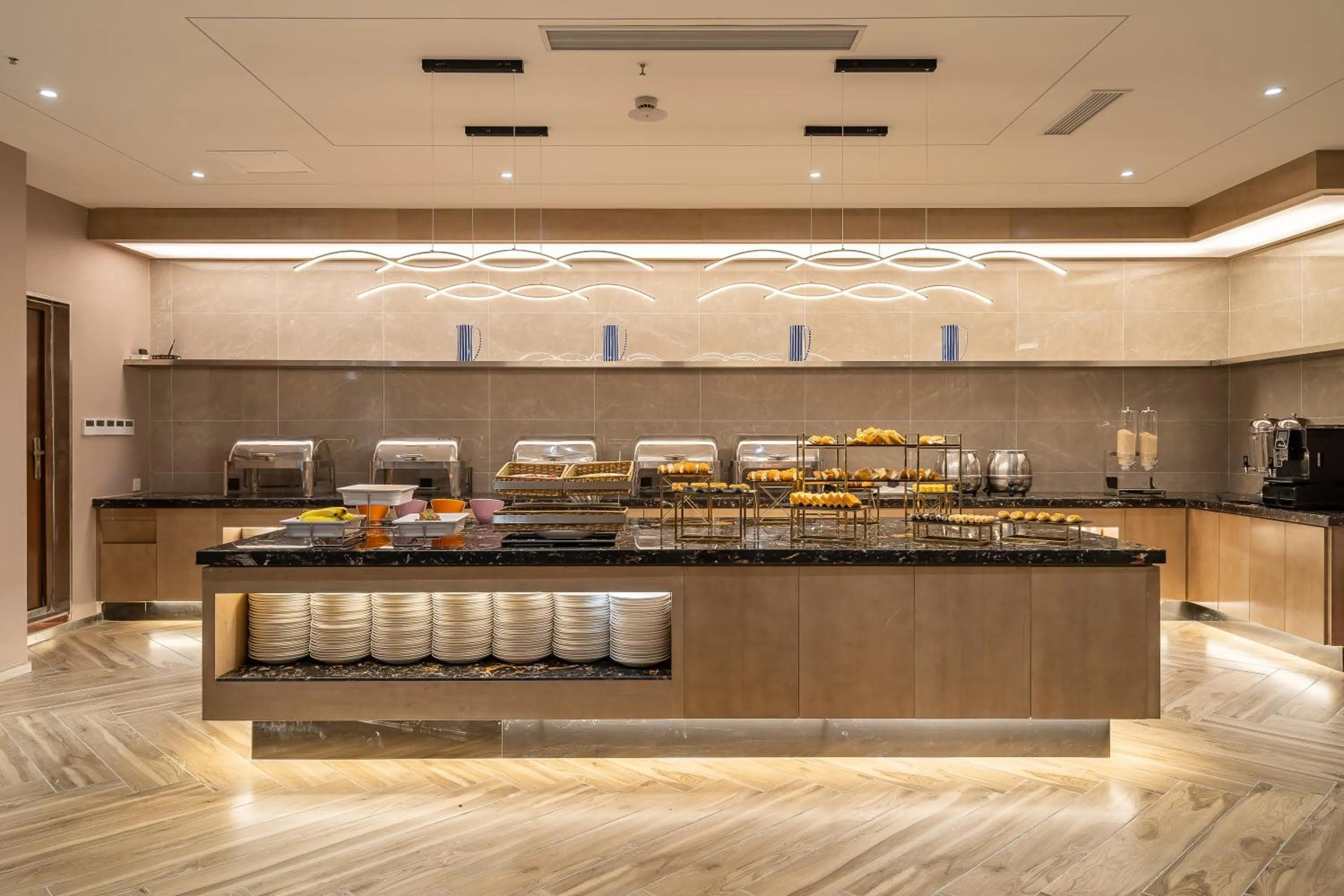 Restaurant/places to eat in Rezen Select Shanghai International Resort