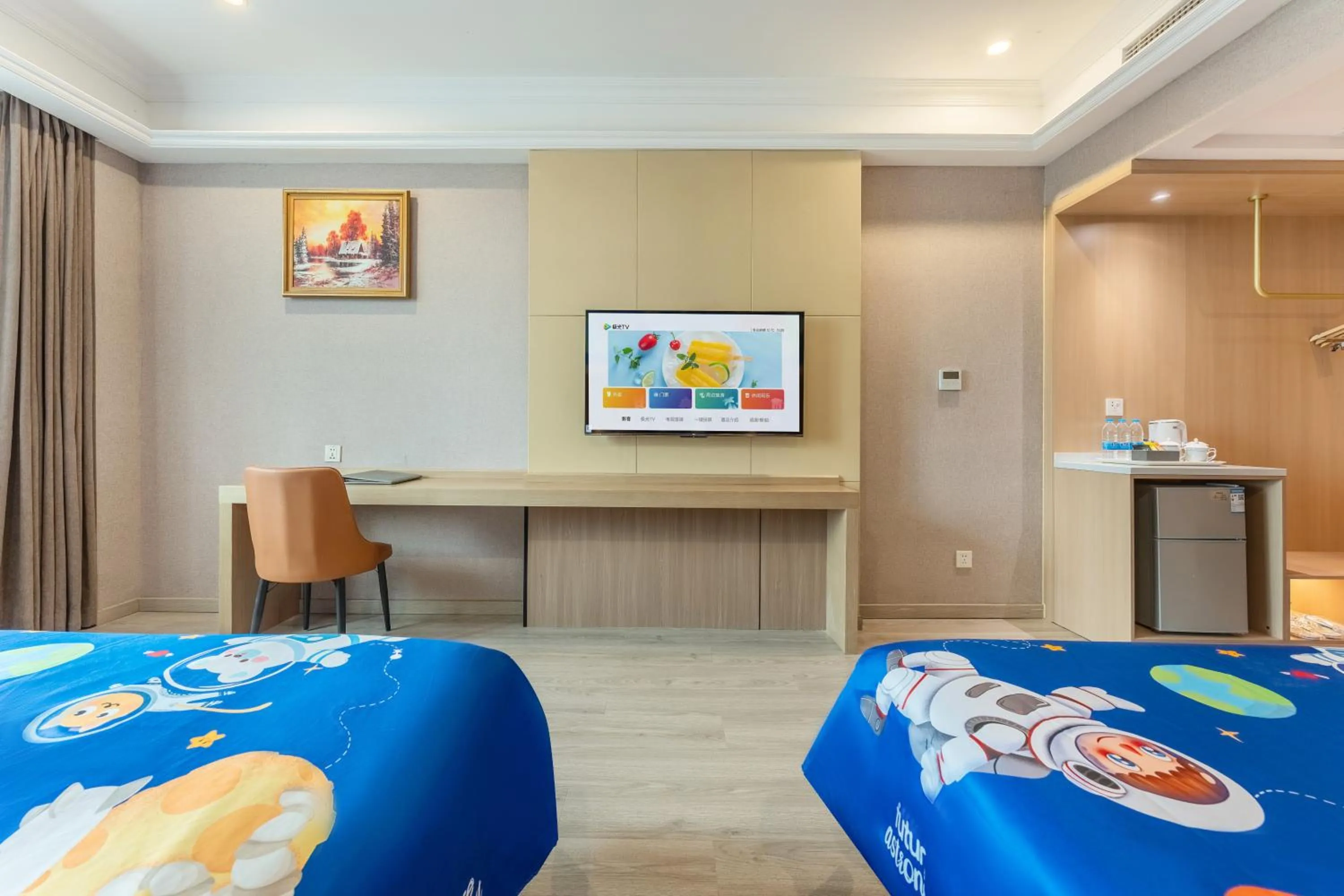 Photo of the whole room, Bed in Rezen Select Shanghai International Resort