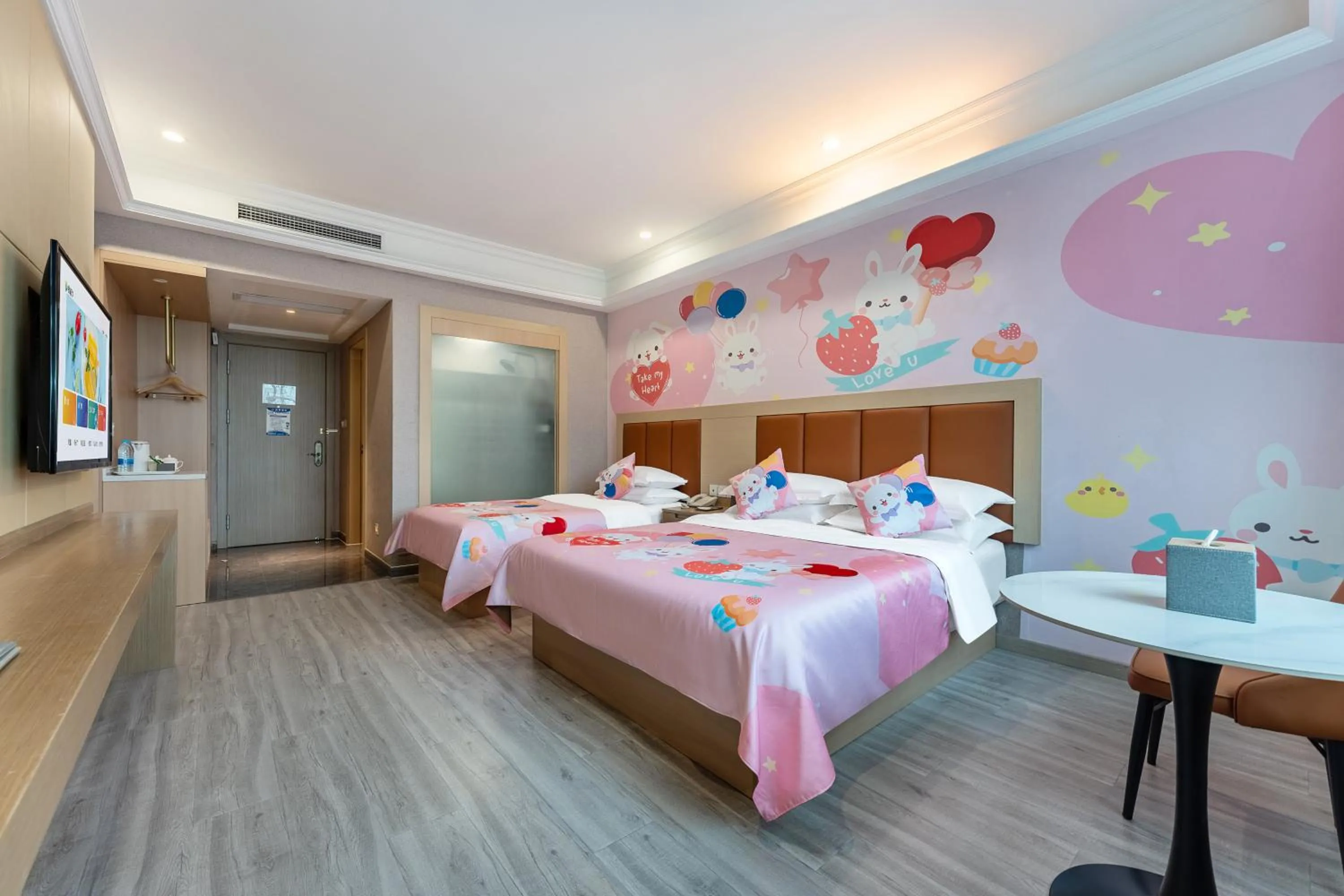 Photo of the whole room, Bed in Rezen Select Shanghai International Resort