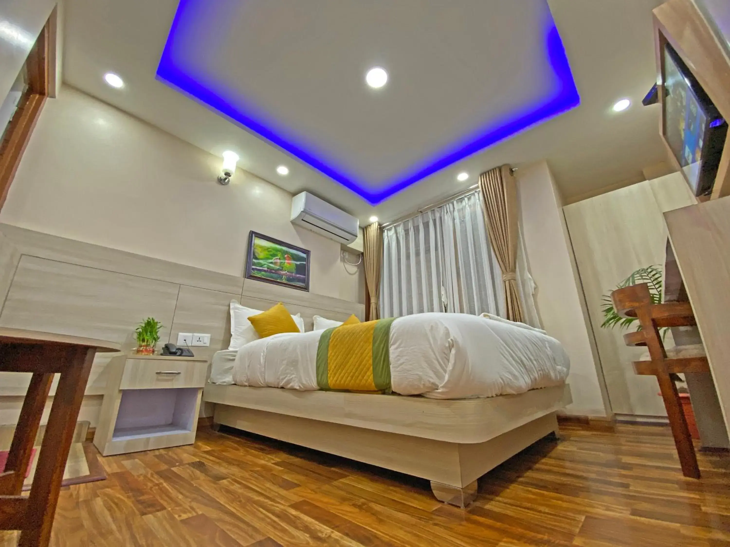 TV and multimedia, Bed in Hotel Aaradhya TV and multimedia, Bed in Hotel Aaradhya