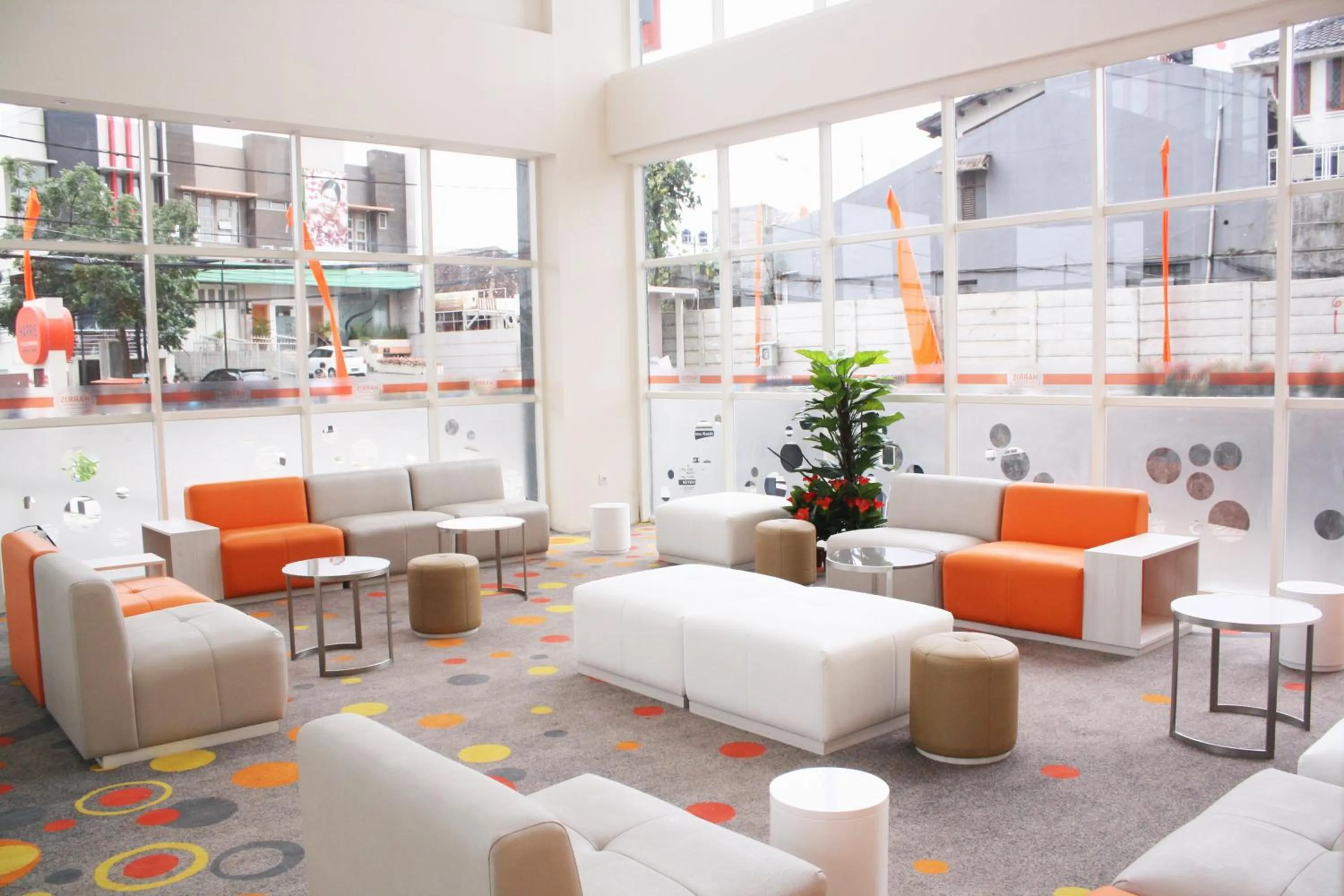 Lobby or reception in HARRIS Hotel & Conventions Ciumbuleuit Bandung