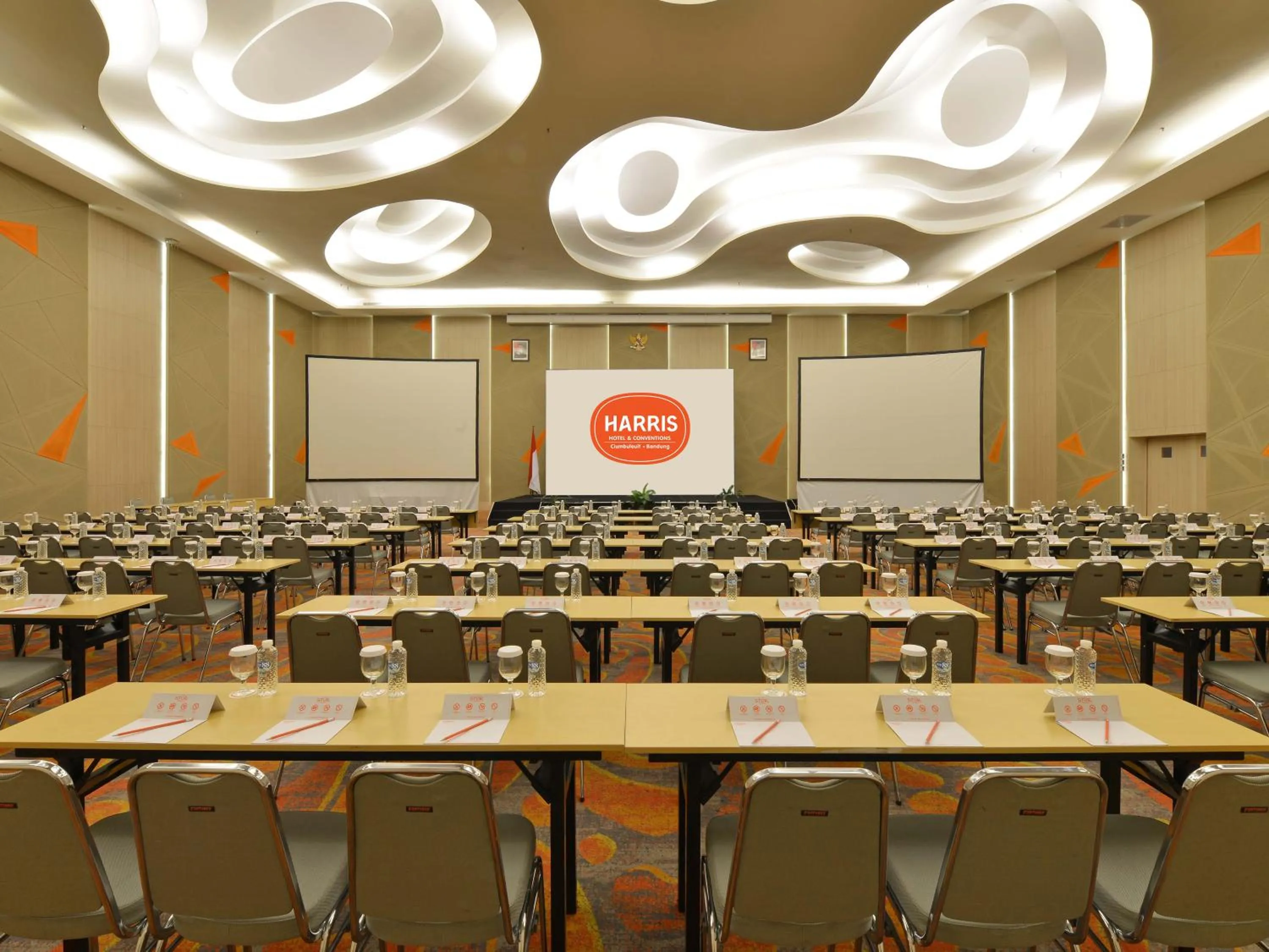 HARRIS Hotel & Conventions Ciumbuleuit Bandung