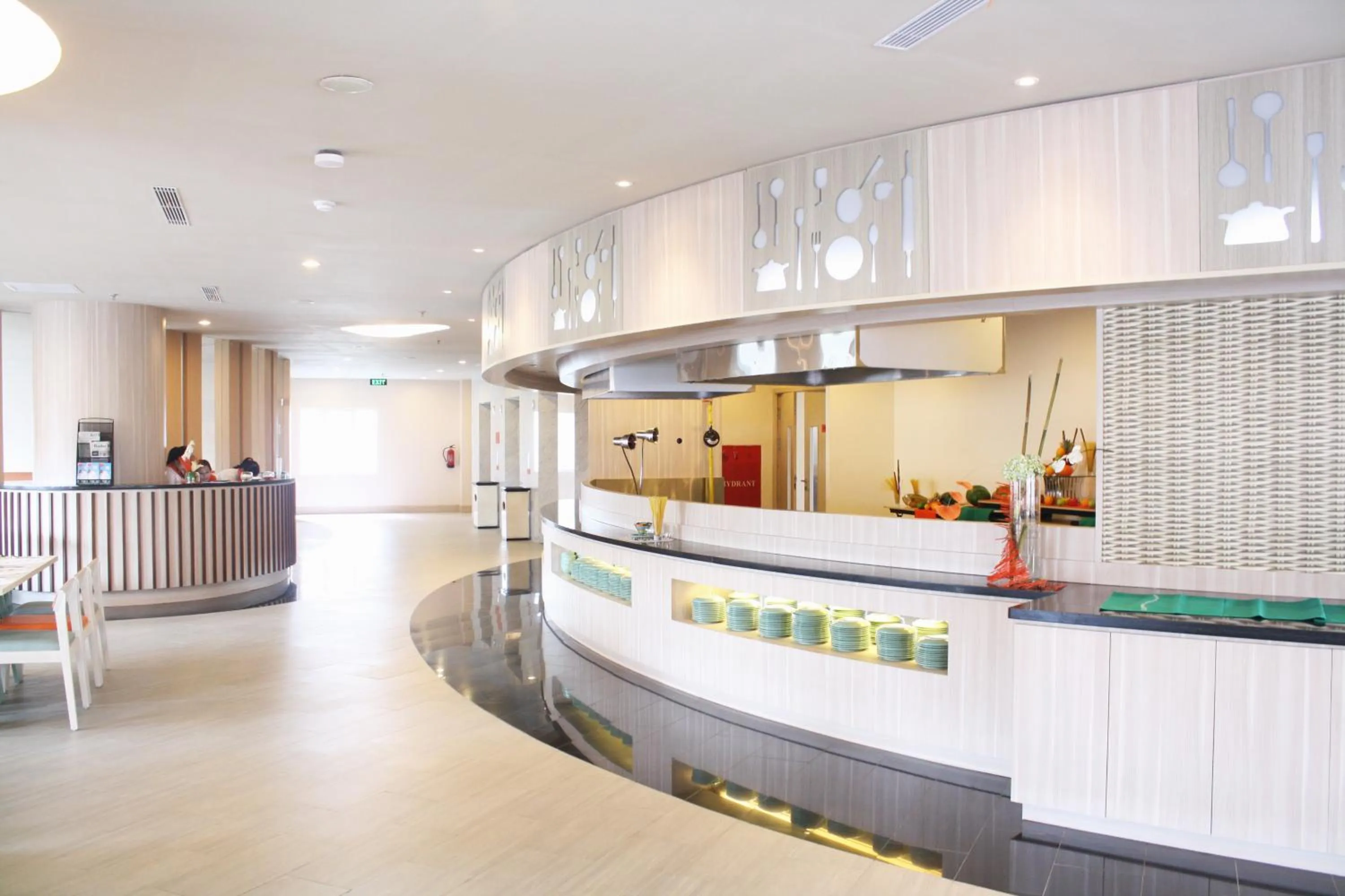 Restaurant/places to eat in HARRIS Hotel & Conventions Ciumbuleuit Bandung