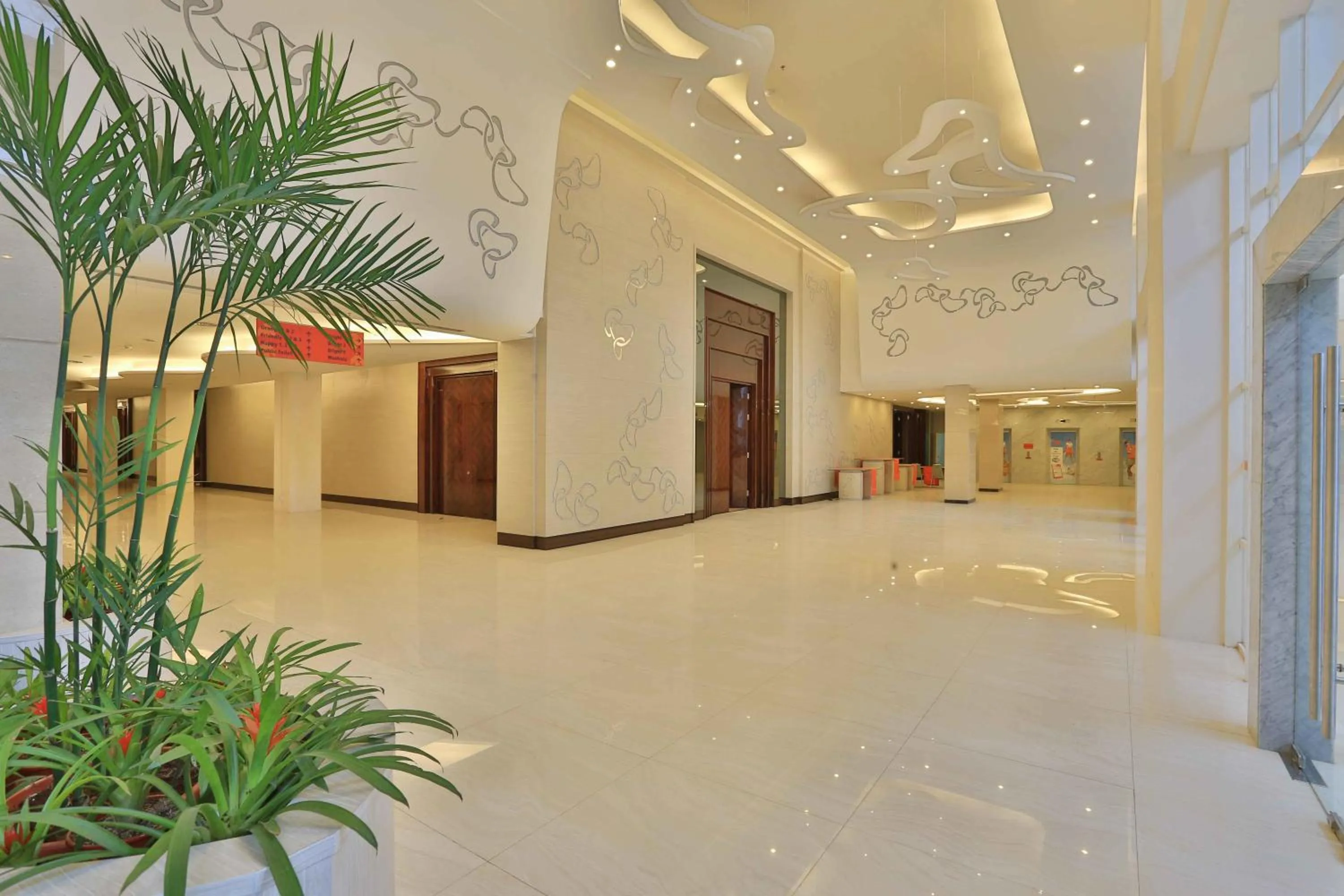 Lobby or reception in HARRIS Hotel & Conventions Ciumbuleuit Bandung