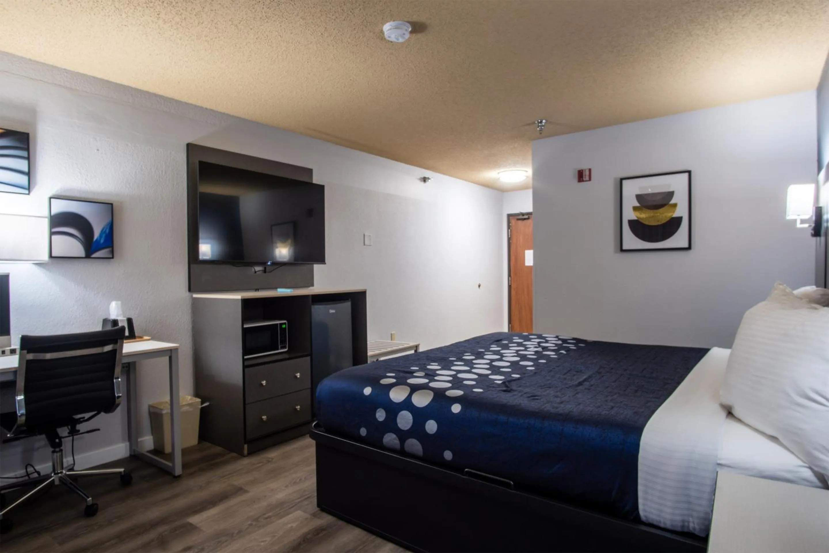 Bedroom, Bed in Coratel Inn and Suites By Jasper Eagan ST Paul Airport & Mall of America